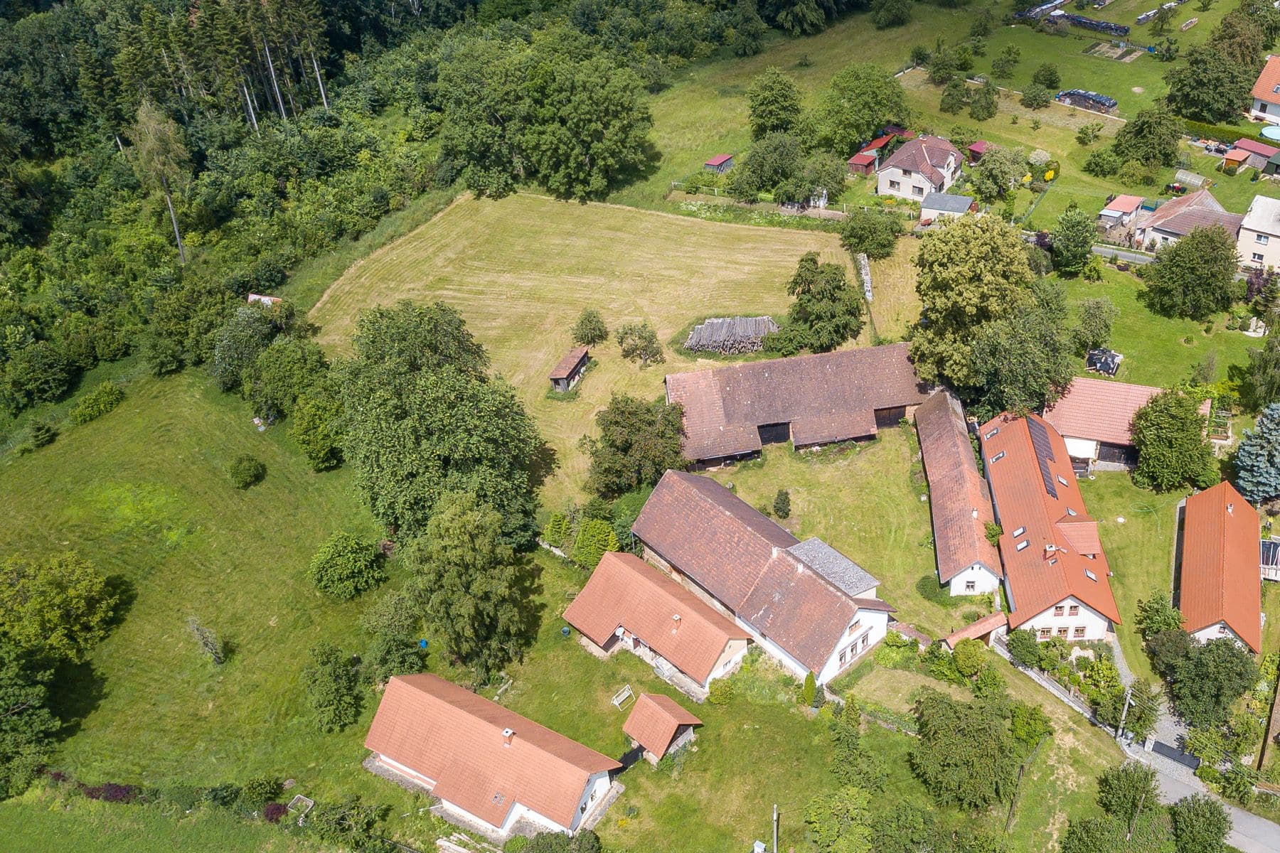 Prodej domu 147 m², pozemek 6.131 m², Dolní Kralovice, Středočeský kraj Prodej domu 147 m², pozemek 6.131 m², Dolní Kralovice, Středočeský kraj