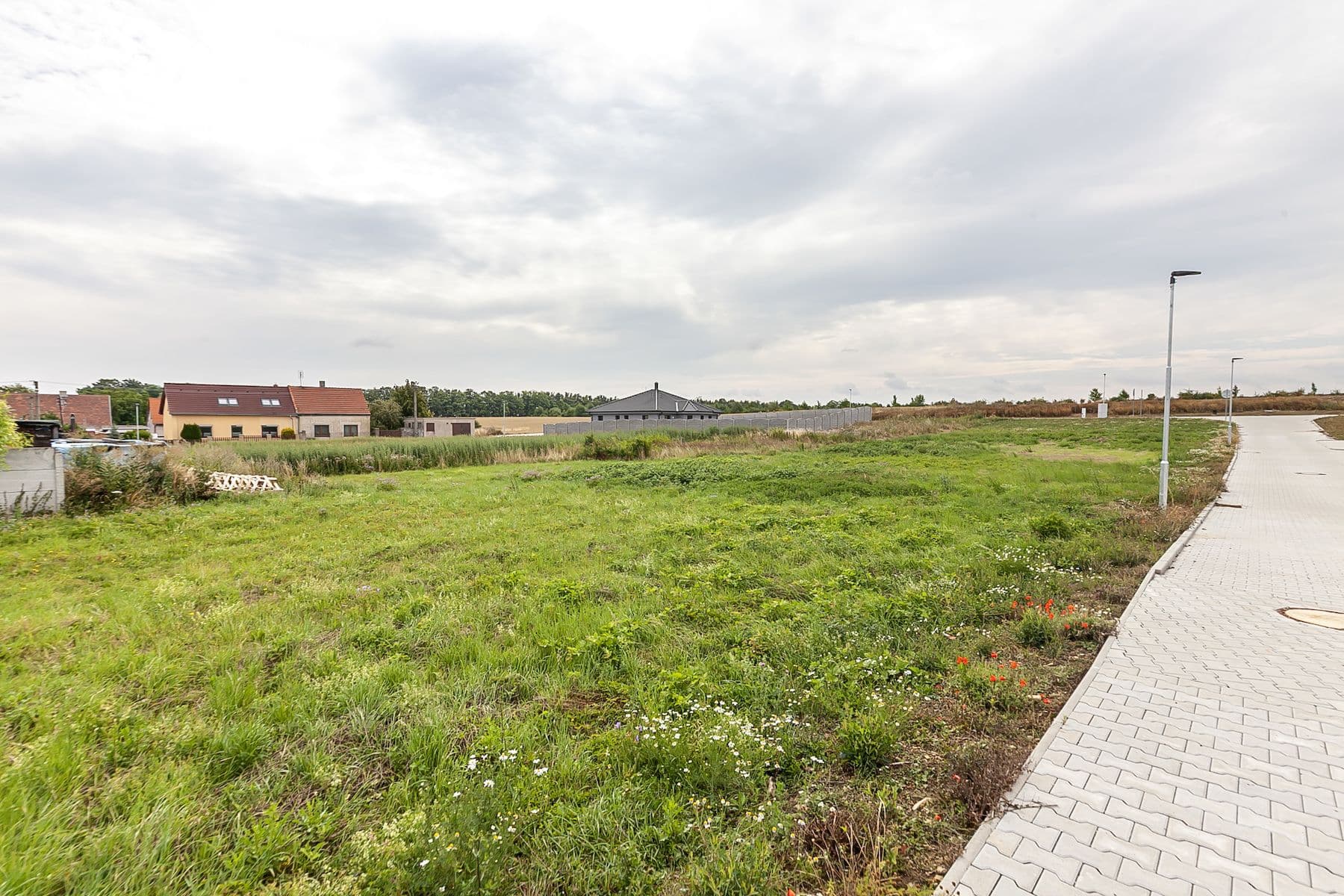 Prodej pozemku 2.145 m², Doľany, Bratislavský kraj Prodej pozemku 2.145 m², Doľany, Bratislavský kraj