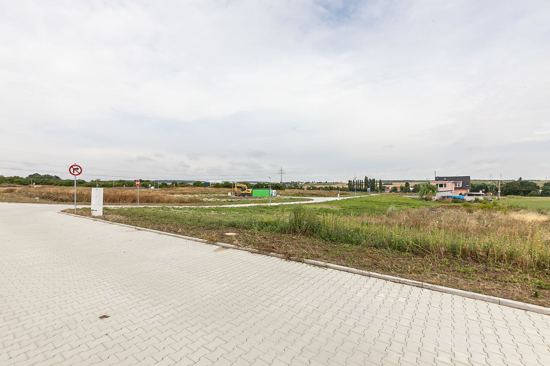 Prodej pozemku 2.145 m², Doľany, Bratislavský kraj Prodej pozemku 2.145 m², Doľany, Bratislavský kraj