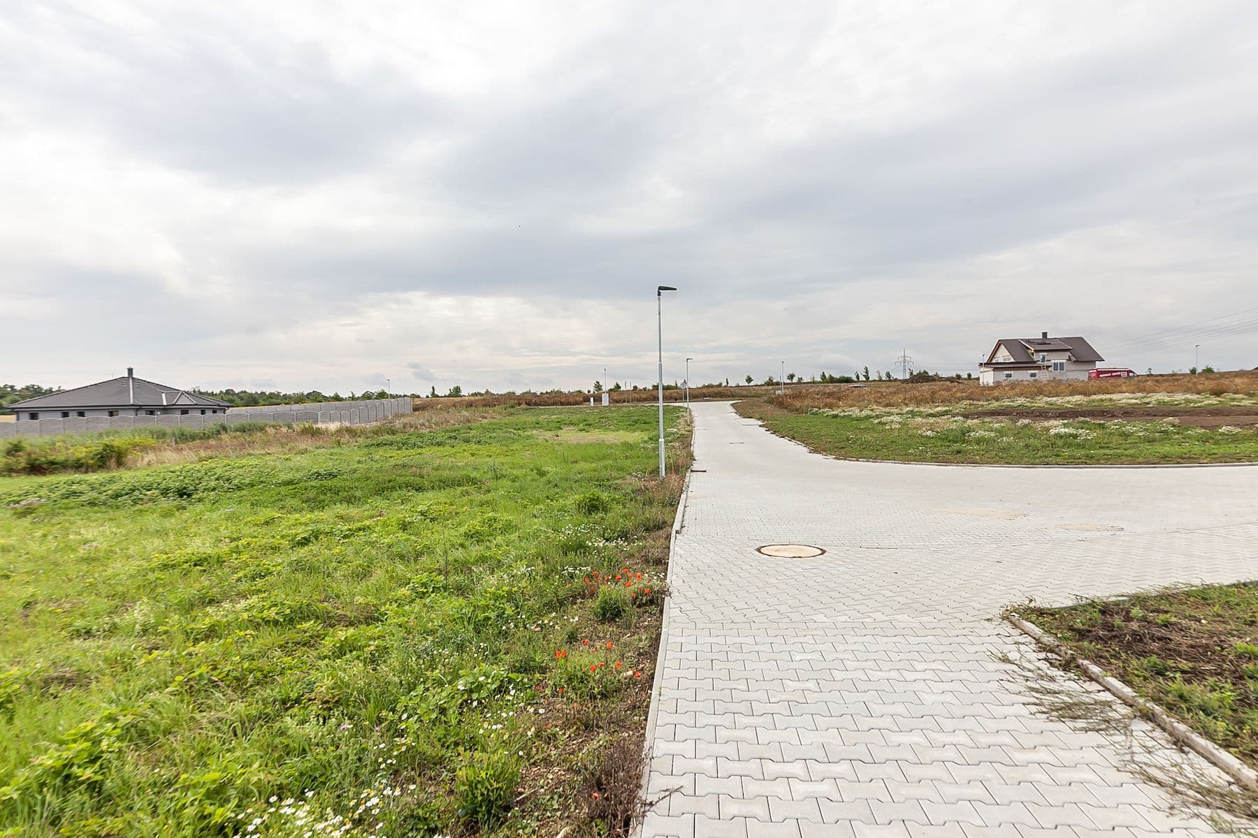 Prodej pozemku 2.145 m², Doľany, Bratislavský kraj Prodej pozemku 2.145 m², Doľany, Bratislavský kraj