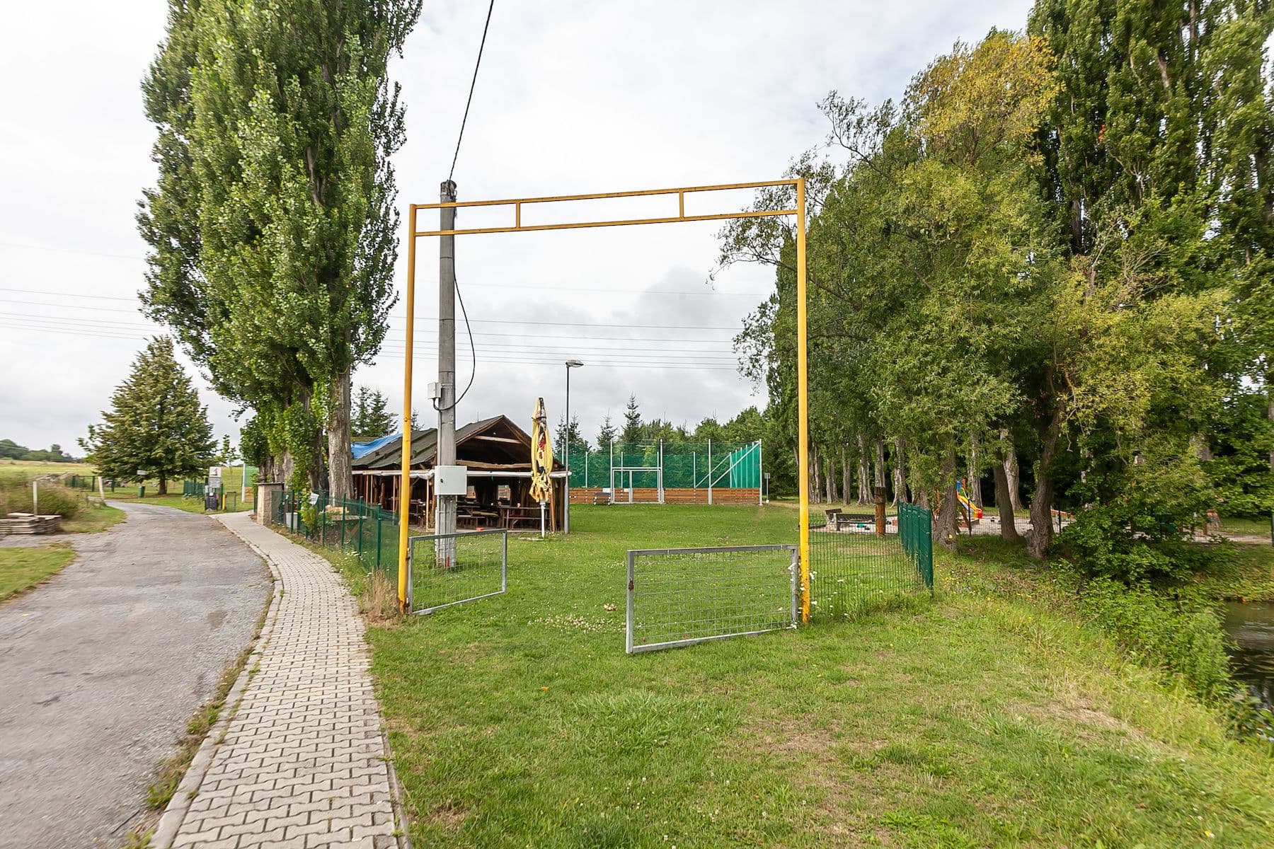Prodej pozemku 2.145 m², Doľany, Bratislavský kraj Prodej pozemku 2.145 m², Doľany, Bratislavský kraj