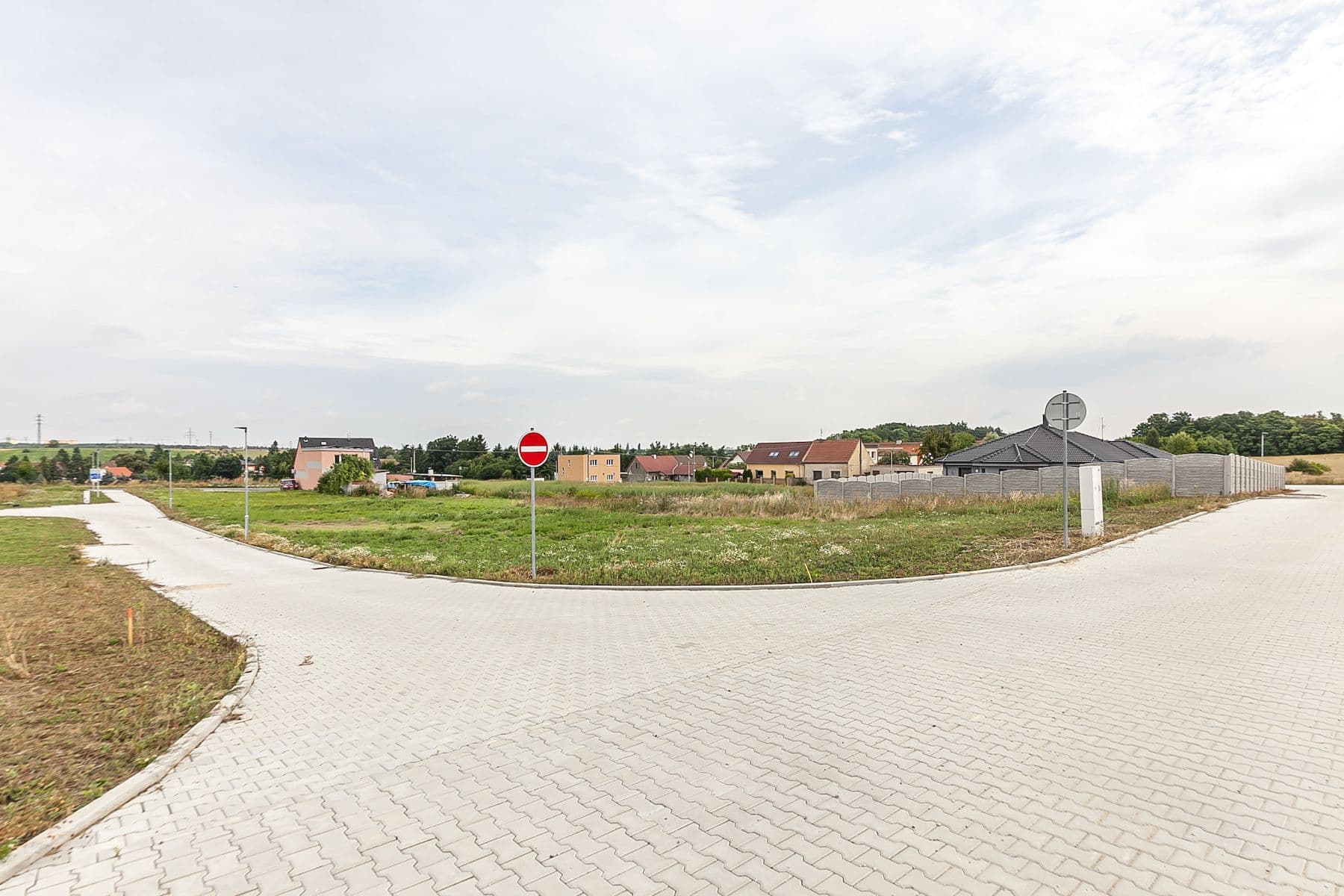 Prodej pozemku 2.145 m², Doľany, Bratislavský kraj Prodej pozemku 2.145 m², Doľany, Bratislavský kraj