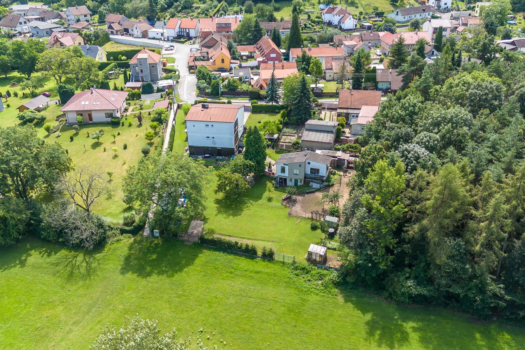 Prodej pozemku 886 m², K Dálnici, Panenské Břežany, Středočeský kraj Prodej pozemku 886 m², K Dálnici, Panenské Břežany, Středočeský kraj