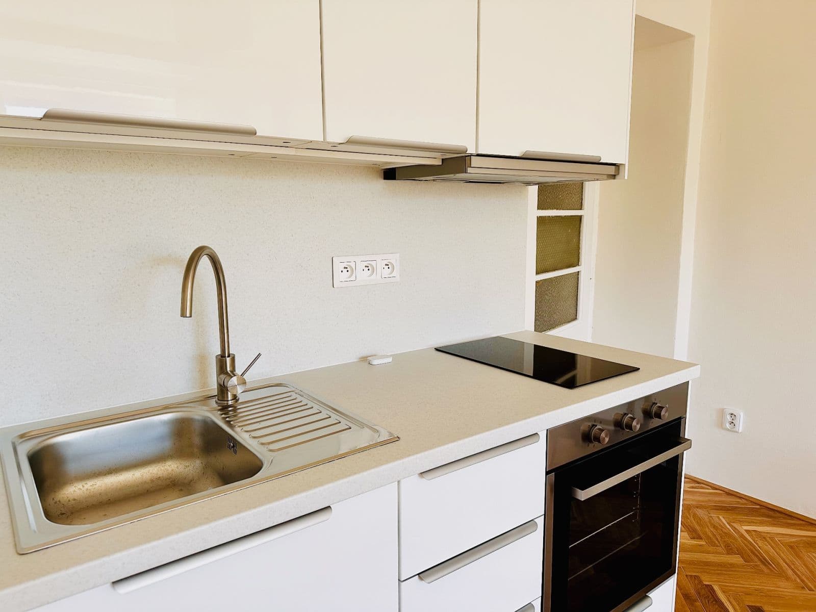 Pronájem bytu 1+kk 30 m², Přípotoční, Praha, Praha Pronájem bytu 1+kk 30 m², Přípotoční, Praha, Praha