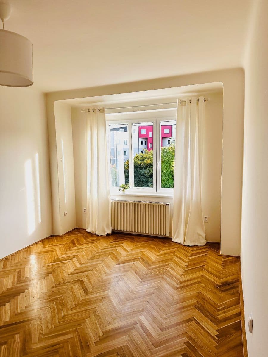 Pronájem bytu 1+kk 30 m², Přípotoční, Praha, Praha Pronájem bytu 1+kk 30 m², Přípotoční, Praha, Praha
