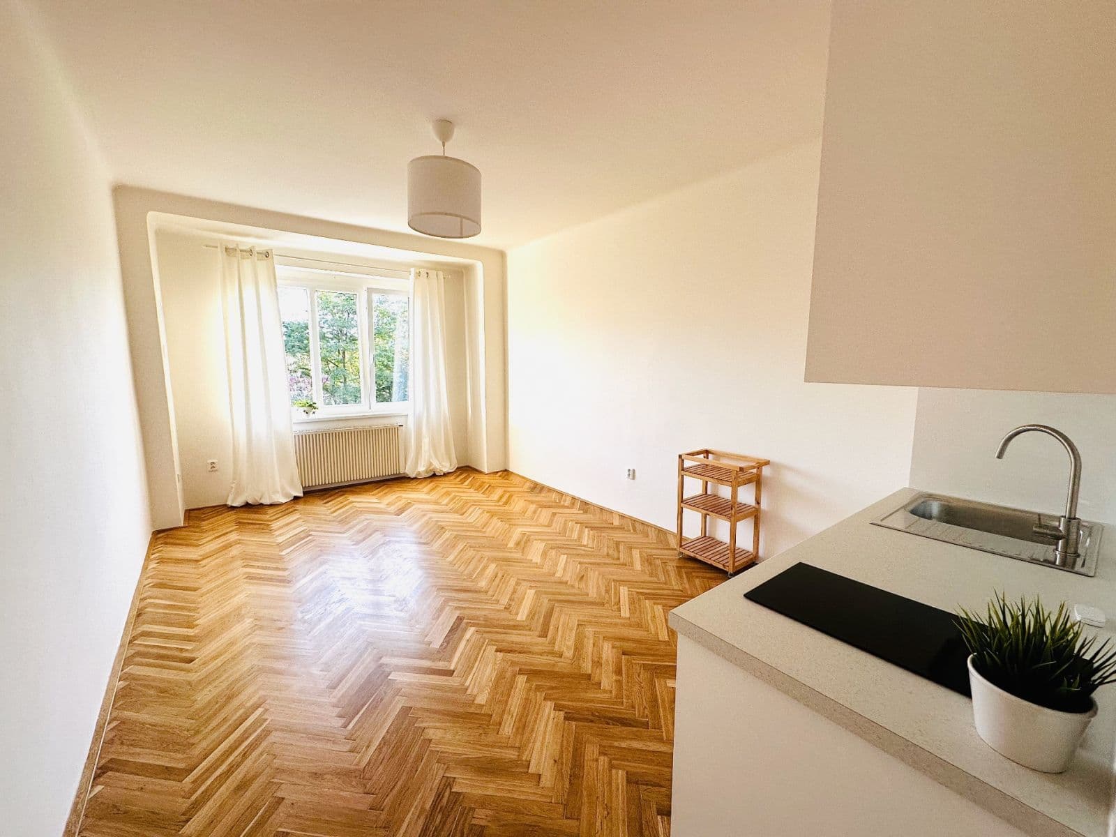 Pronájem bytu 1+kk 30 m², Přípotoční, Praha, Praha Pronájem bytu 1+kk 30 m², Přípotoční, Praha, Praha