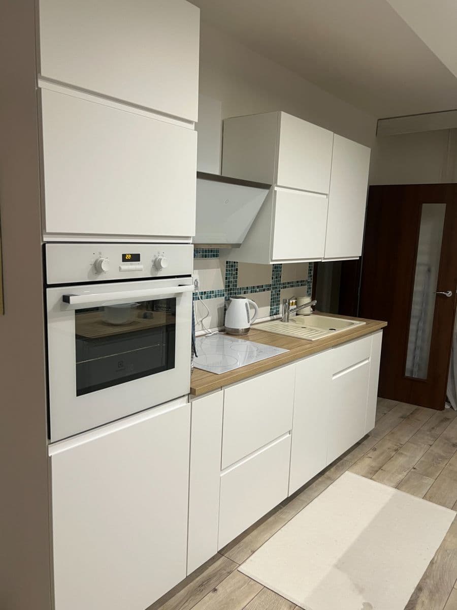 Pronájem bytu 1+1 40 m², Saratovská, Dúbravka, Bratislavský kraj Pronájem bytu 1+1 40 m², Saratovská, Dúbravka, Bratislavský kraj