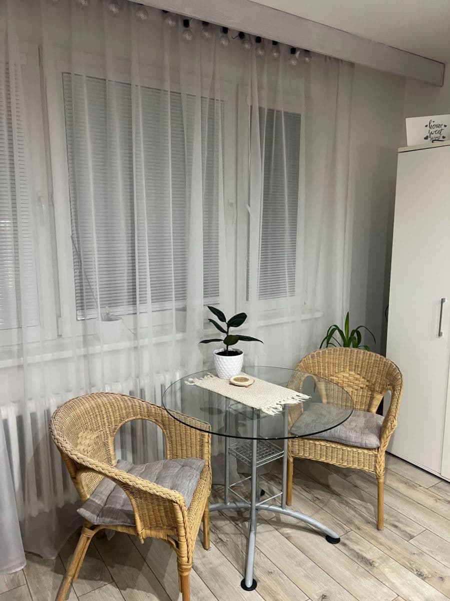 Pronájem bytu 1+1 40 m², Saratovská, Dúbravka, Bratislavský kraj Pronájem bytu 1+1 40 m², Saratovská, Dúbravka, Bratislavský kraj