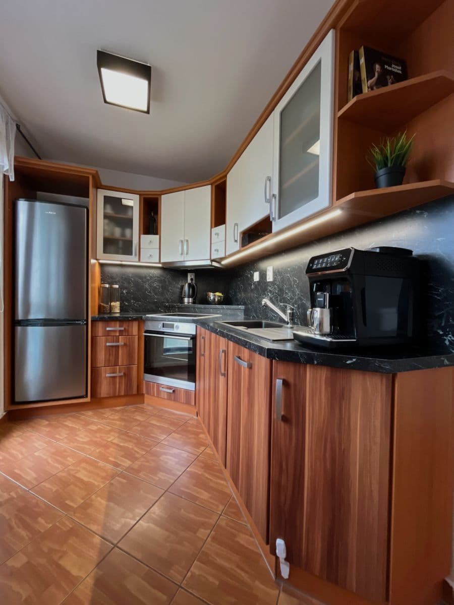 Prodej bytu 3+1 68 m², Dukelských hrdinů, Rakovník, Středočeský kraj Prodej bytu 3+1 68 m², Dukelských hrdinů, Rakovník, Středočeský kraj