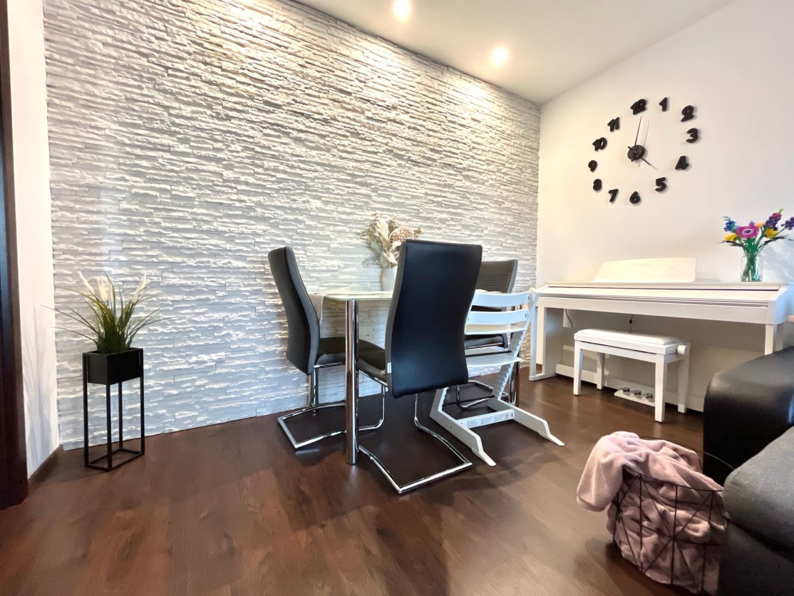 Prodej bytu 3+1 68 m², Dukelských hrdinů, Rakovník, Středočeský kraj Prodej bytu 3+1 68 m², Dukelských hrdinů, Rakovník, Středočeský kraj