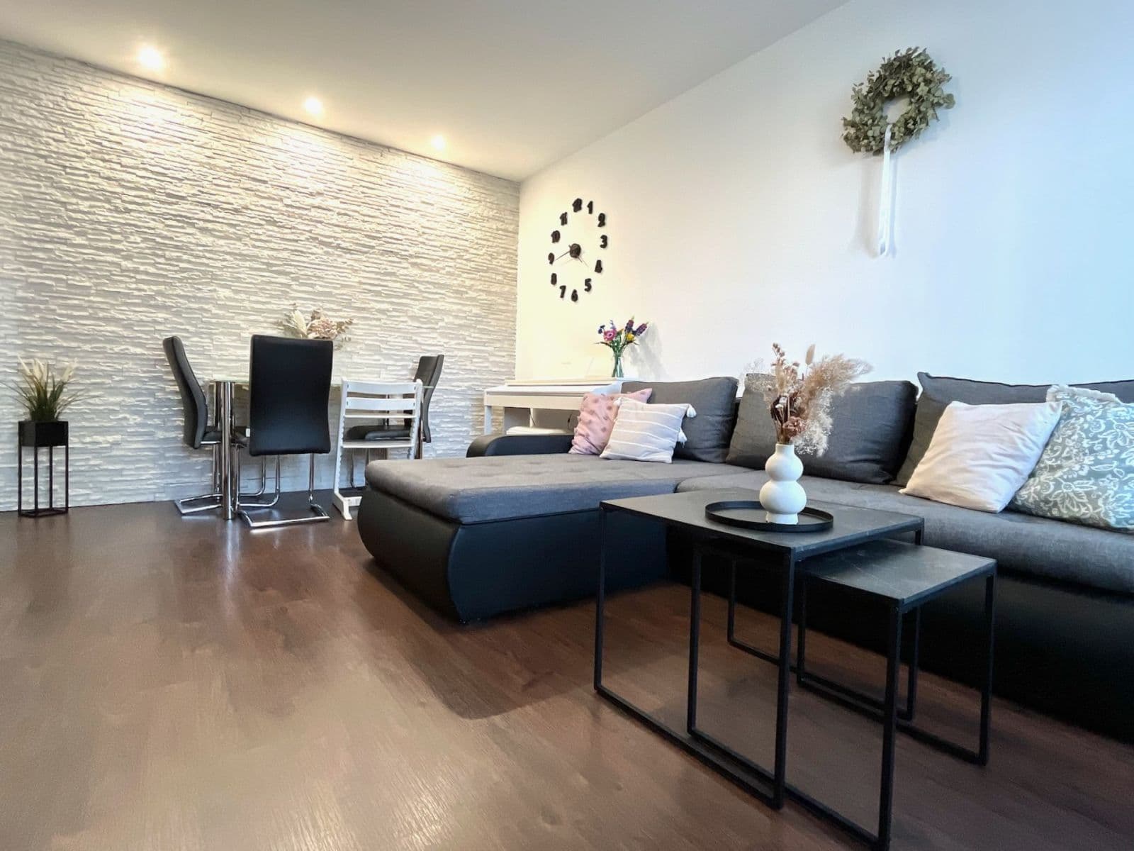 Prodej bytu 3+1 68 m², Dukelských hrdinů, Rakovník, Středočeský kraj Prodej bytu 3+1 68 m², Dukelských hrdinů, Rakovník, Středočeský kraj
