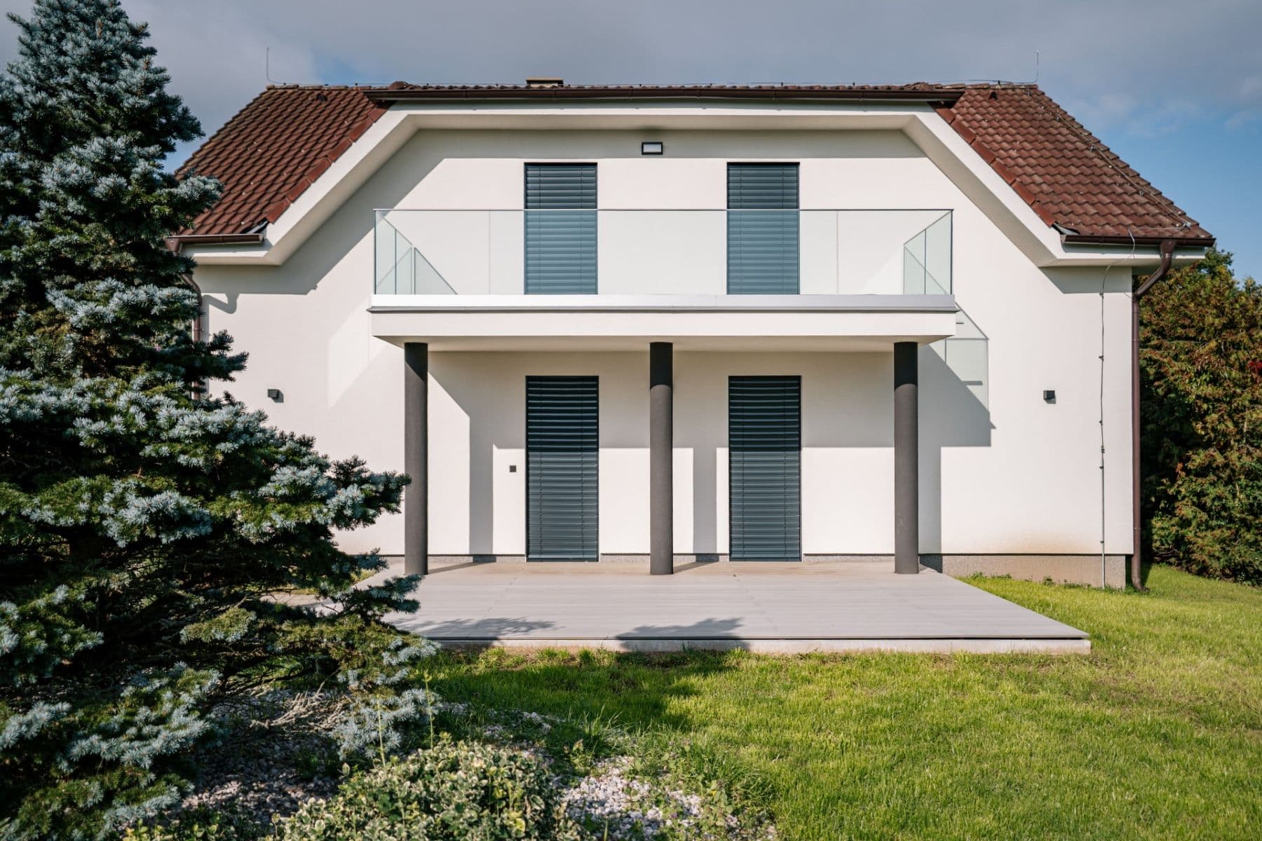 Prodej domu 150 m², pozemek 1.205 m², Na Zálepech, Dolní Břežany, Středočeský kraj Prodej domu 150 m², pozemek 1.205 m², Na Zálepech, Dolní Břežany, Středočeský kraj