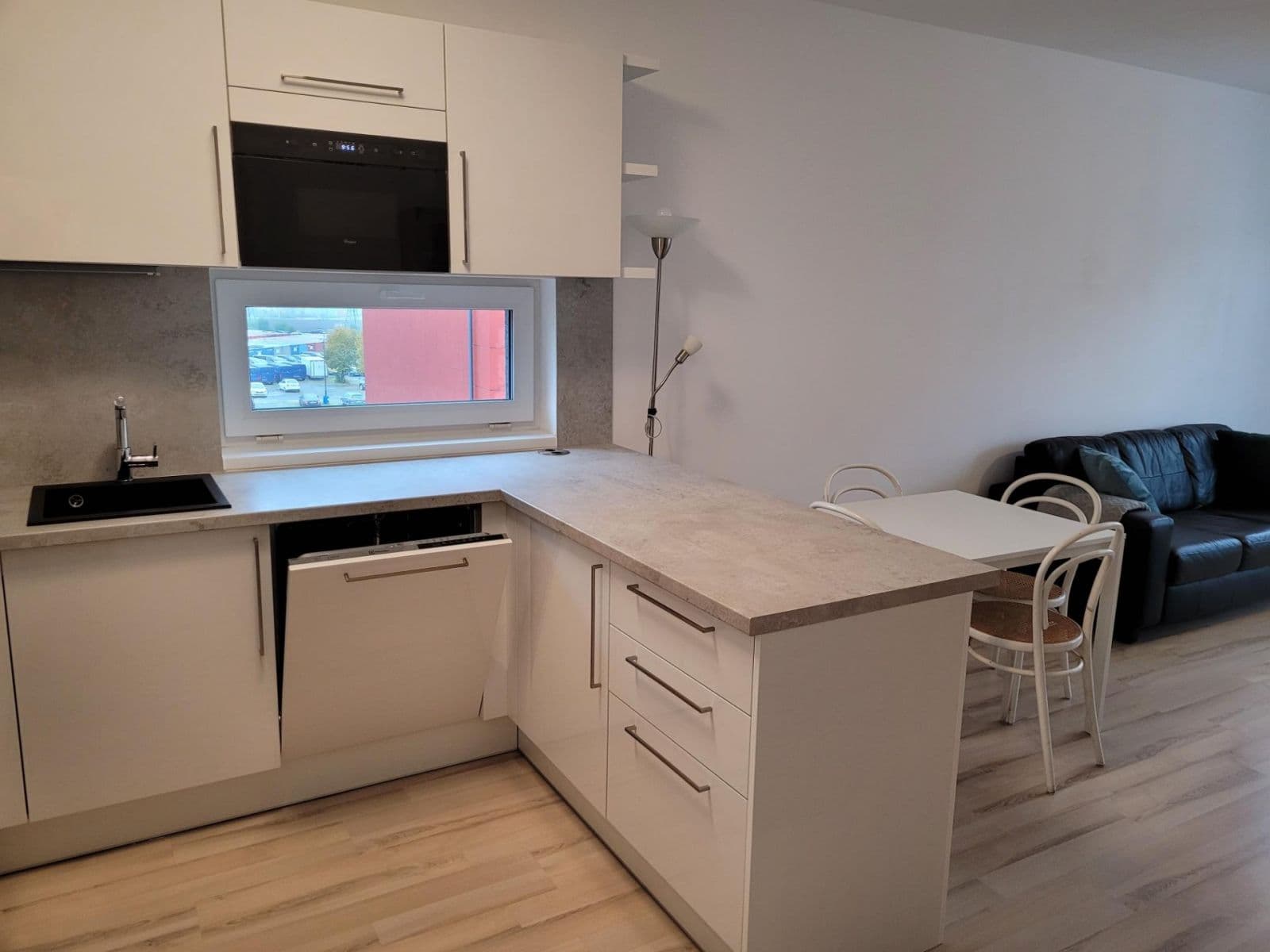 Pronájem bytu 2+kk 57 m², Makedonská, Praha, Praha Pronájem bytu 2+kk 57 m², Makedonská, Praha, Praha