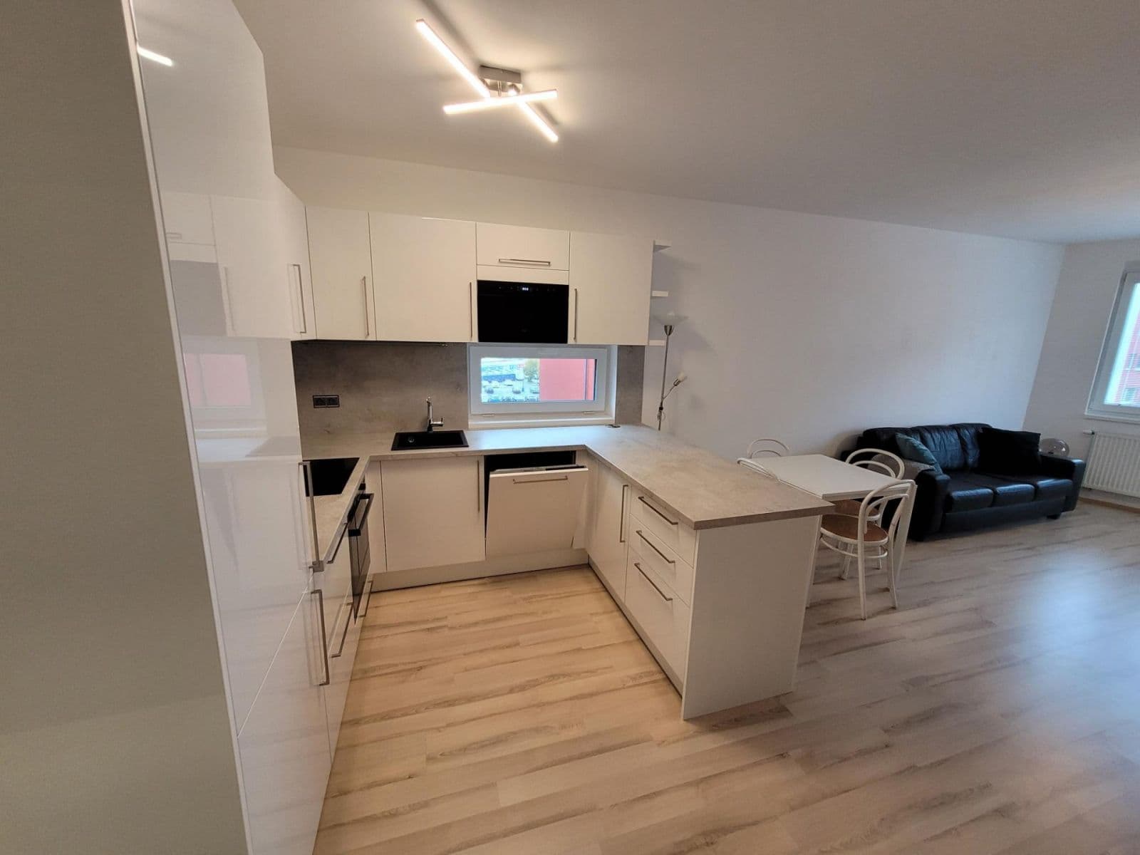 Pronájem bytu 2+kk 57 m², Makedonská, Praha, Praha Pronájem bytu 2+kk 57 m², Makedonská, Praha, Praha