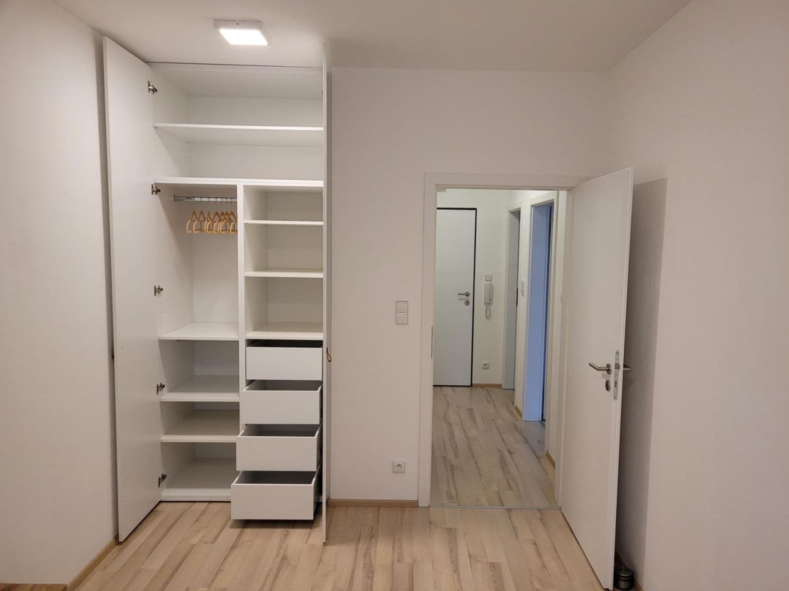 Pronájem bytu 2+kk 57 m², Makedonská, Praha, Praha Pronájem bytu 2+kk 57 m², Makedonská, Praha, Praha