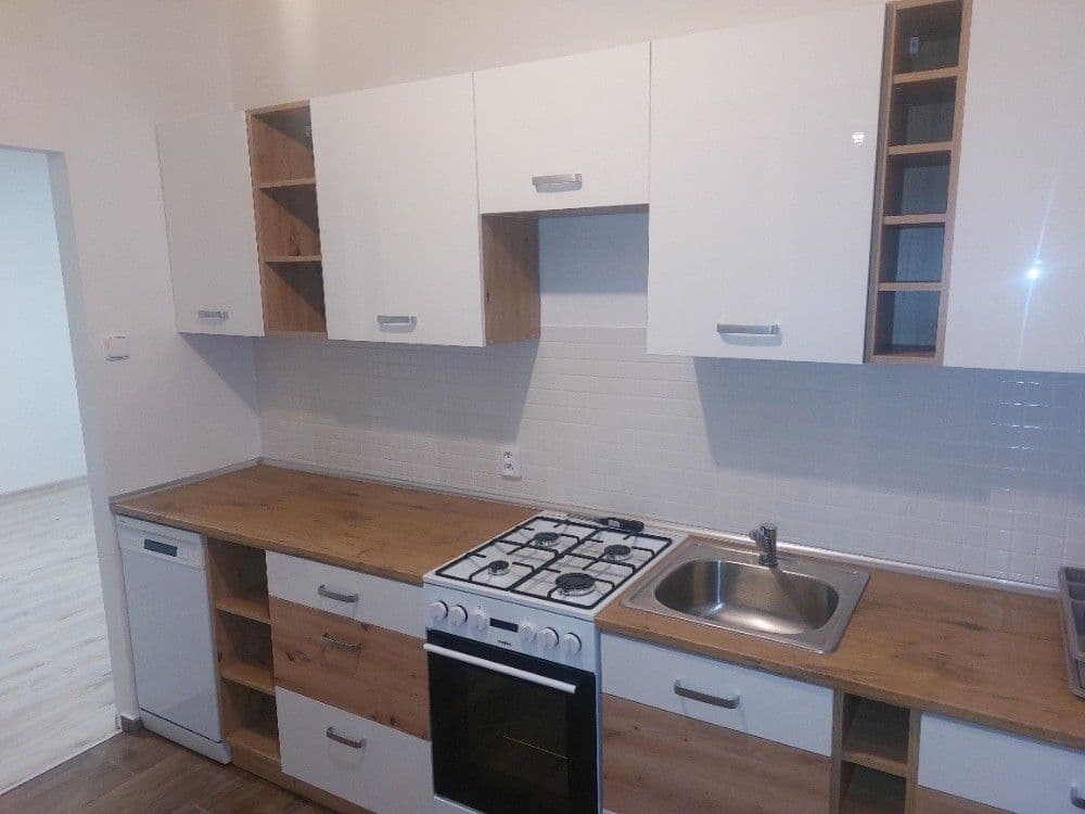 Pronájem bytu 2+1 51 m², 28. října, Louny, Ústecký kraj Pronájem bytu 2+1 51 m², 28. října, Louny, Ústecký kraj