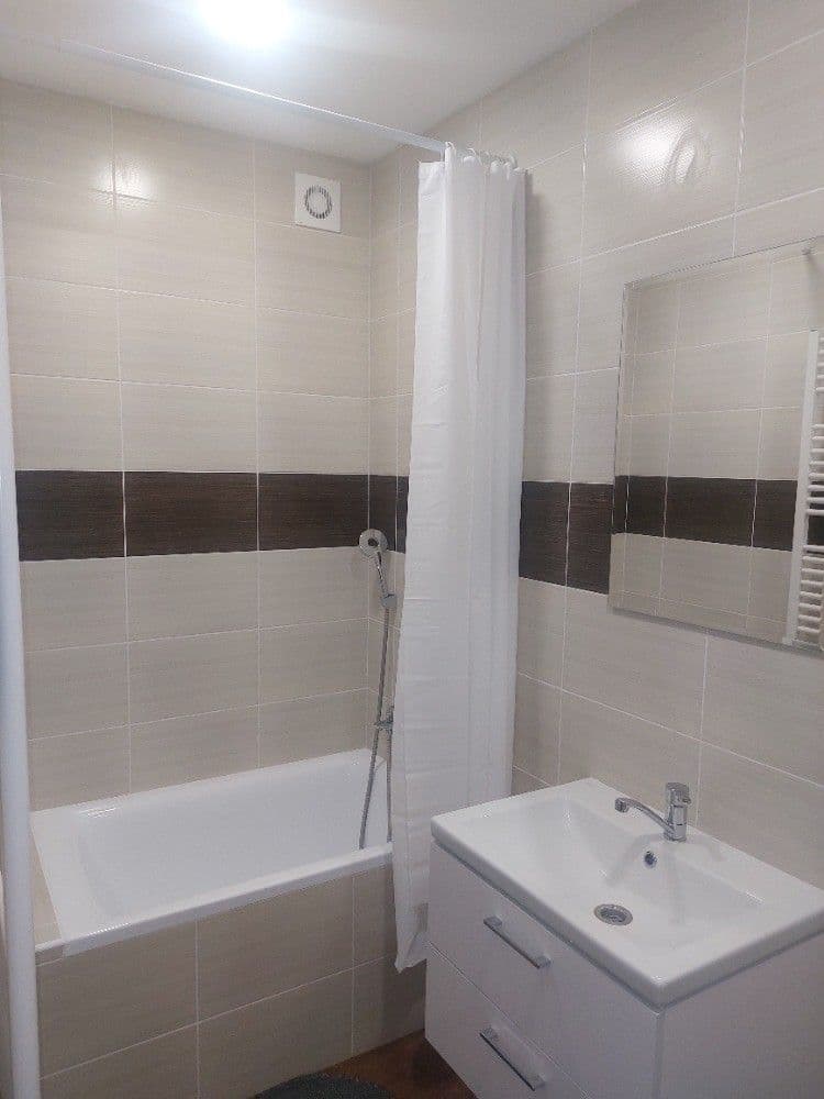 Pronájem bytu 2+1 51 m², 28. října, Louny, Ústecký kraj Pronájem bytu 2+1 51 m², 28. října, Louny, Ústecký kraj