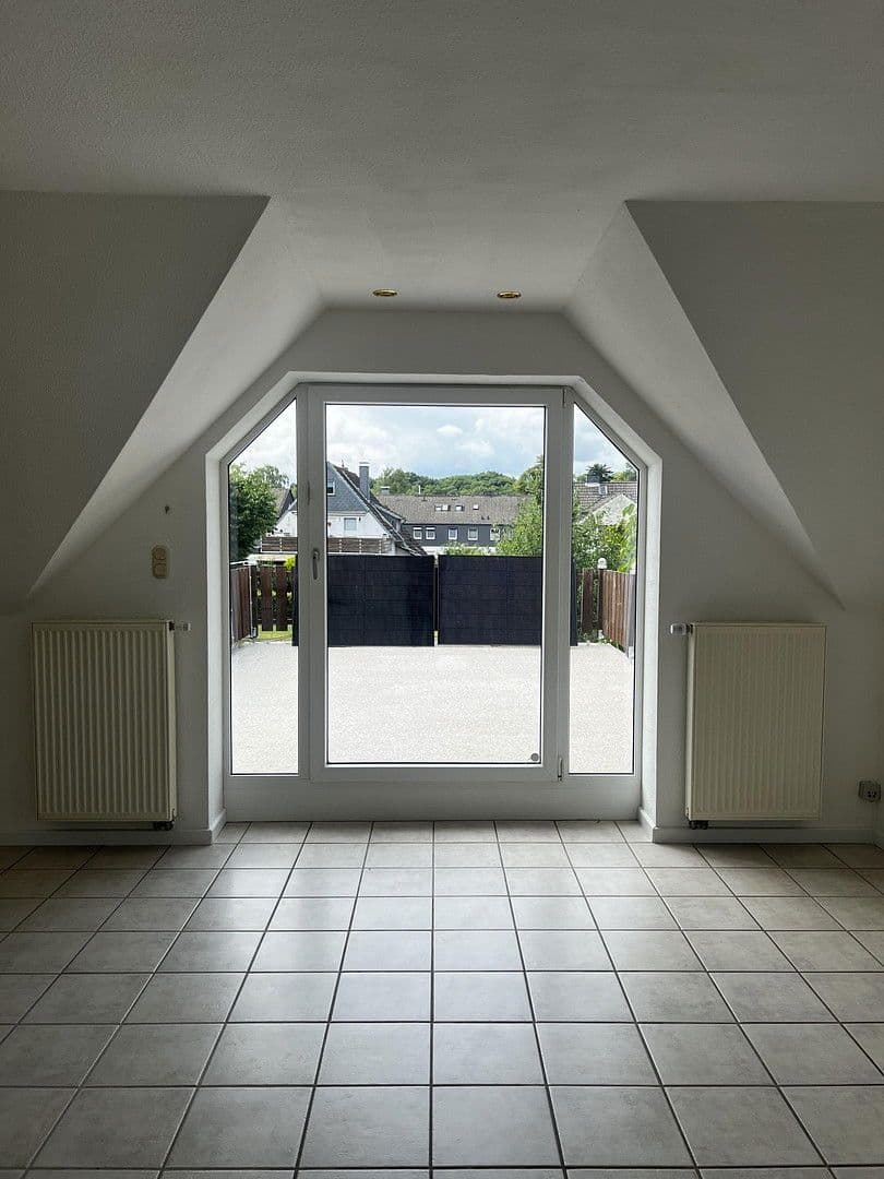 Pronájem bytu 3+1 120 m², Mühlheim an der Ruhr, Severní Porýní-Vestfálsko Pronájem bytu 3+1 120 m², Mühlheim an der Ruhr, Severní Porýní-Vestfálsko