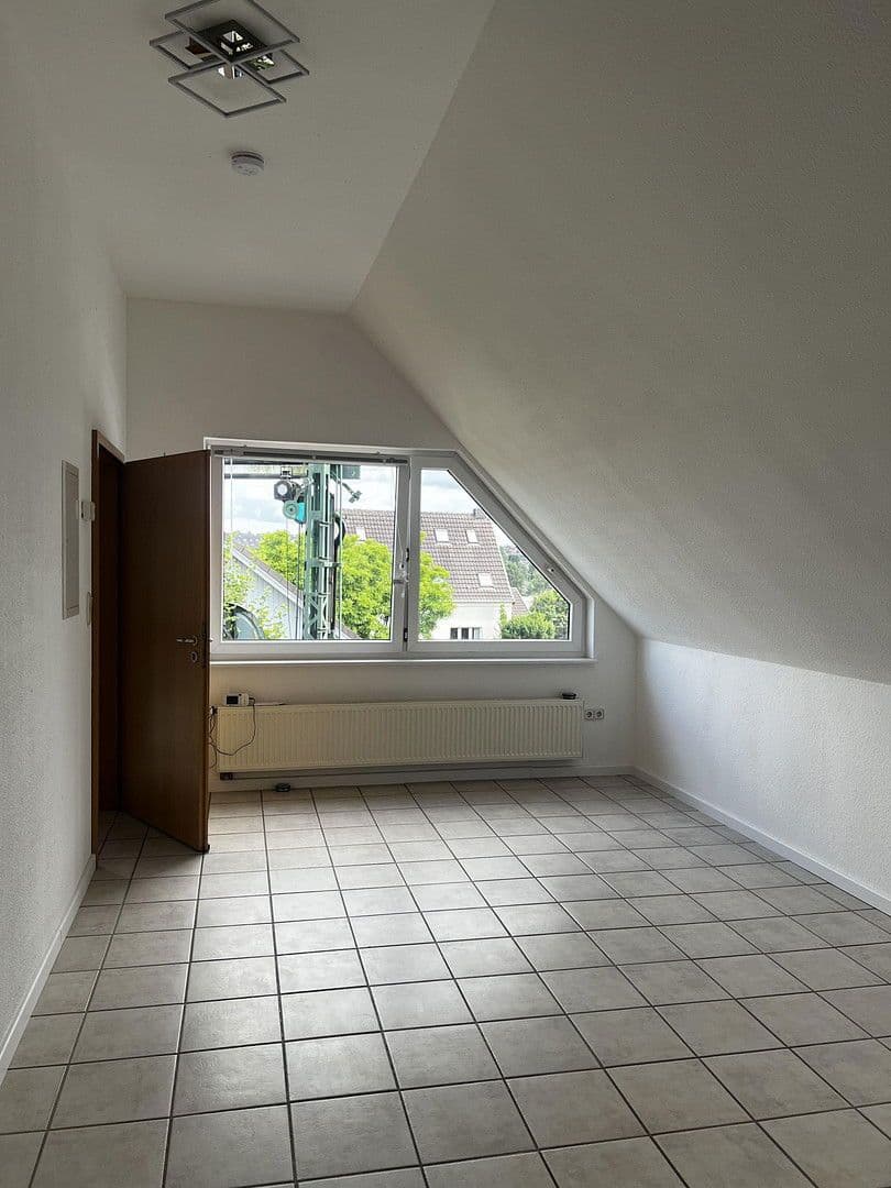 Pronájem bytu 3+1 120 m², Mühlheim an der Ruhr, Severní Porýní-Vestfálsko Pronájem bytu 3+1 120 m², Mühlheim an der Ruhr, Severní Porýní-Vestfálsko