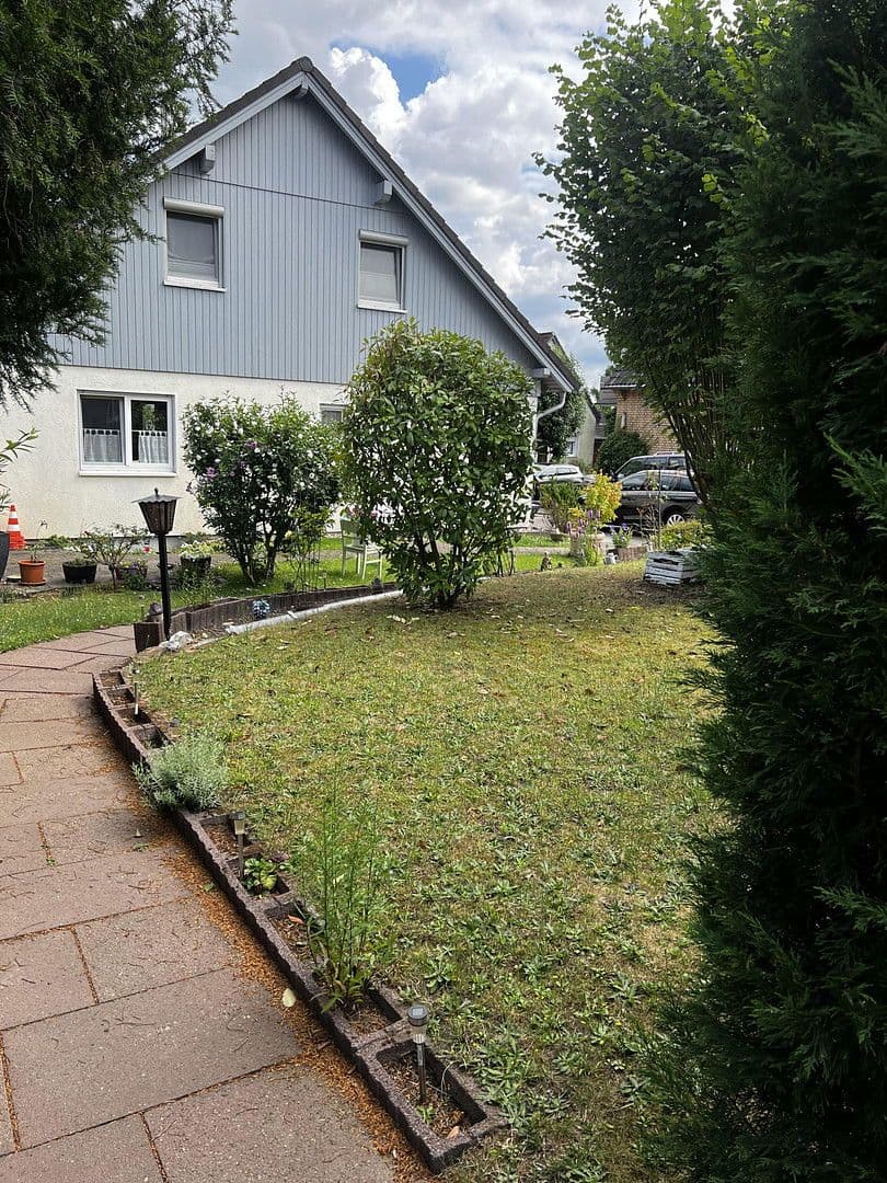 Pronájem bytu 3+1 120 m², Mühlheim an der Ruhr, Severní Porýní-Vestfálsko Pronájem bytu 3+1 120 m², Mühlheim an der Ruhr, Severní Porýní-Vestfálsko