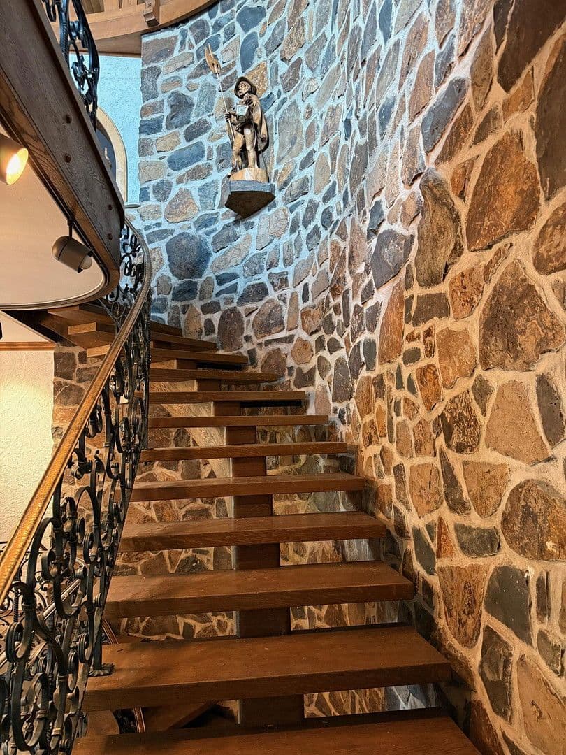 Prodej domu 478 m², pozemek 1.827 m², Neuhof, Hessen Prodej domu 478 m², pozemek 1.827 m², Neuhof, Hessen