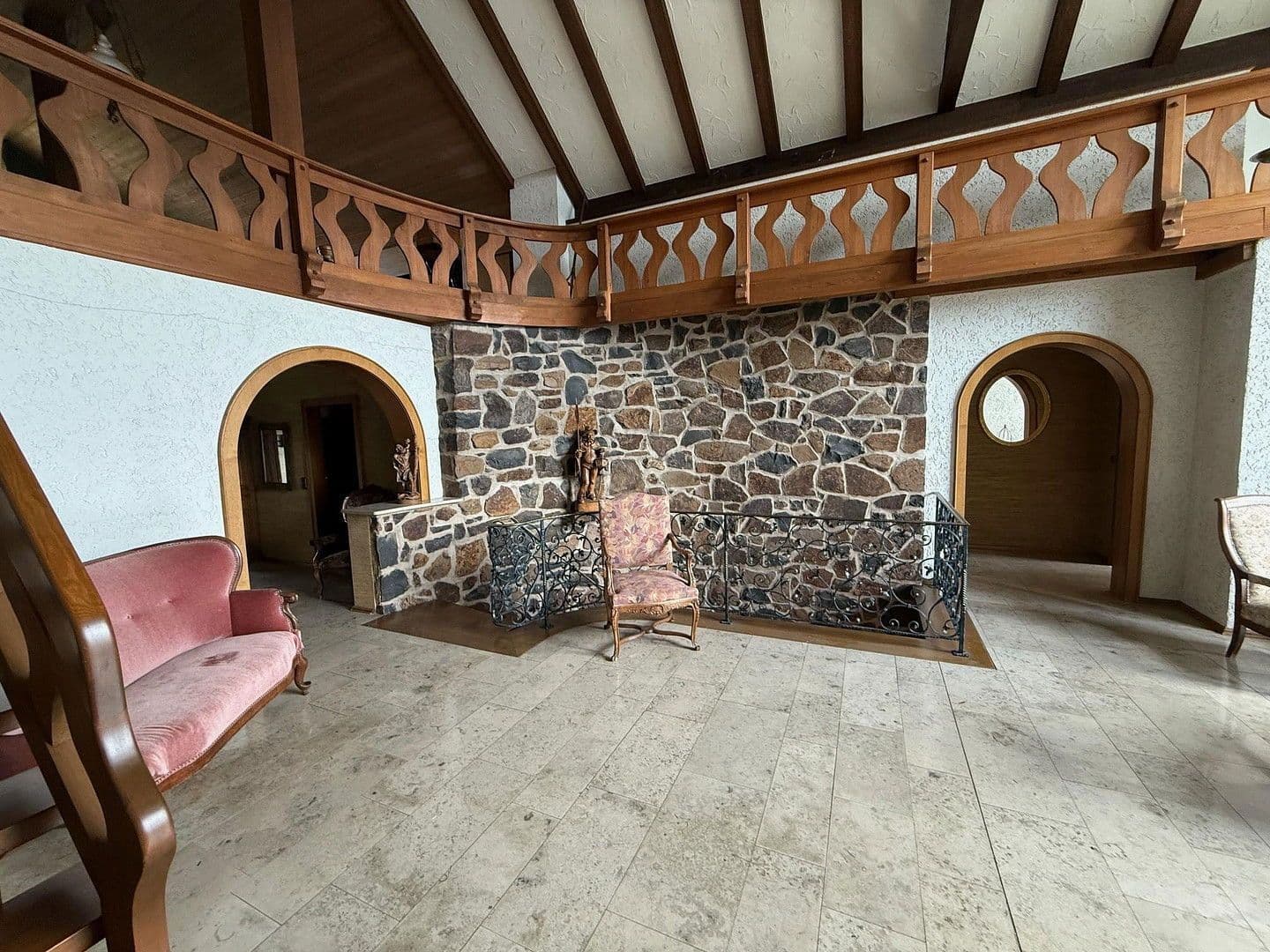 Prodej domu 478 m², pozemek 1.827 m², Neuhof, Hessen Prodej domu 478 m², pozemek 1.827 m², Neuhof, Hessen