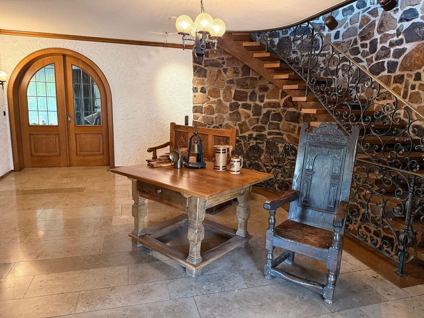 Prodej domu 478 m², pozemek 1.827 m², Neuhof, Hessen Prodej domu 478 m², pozemek 1.827 m², Neuhof, Hessen