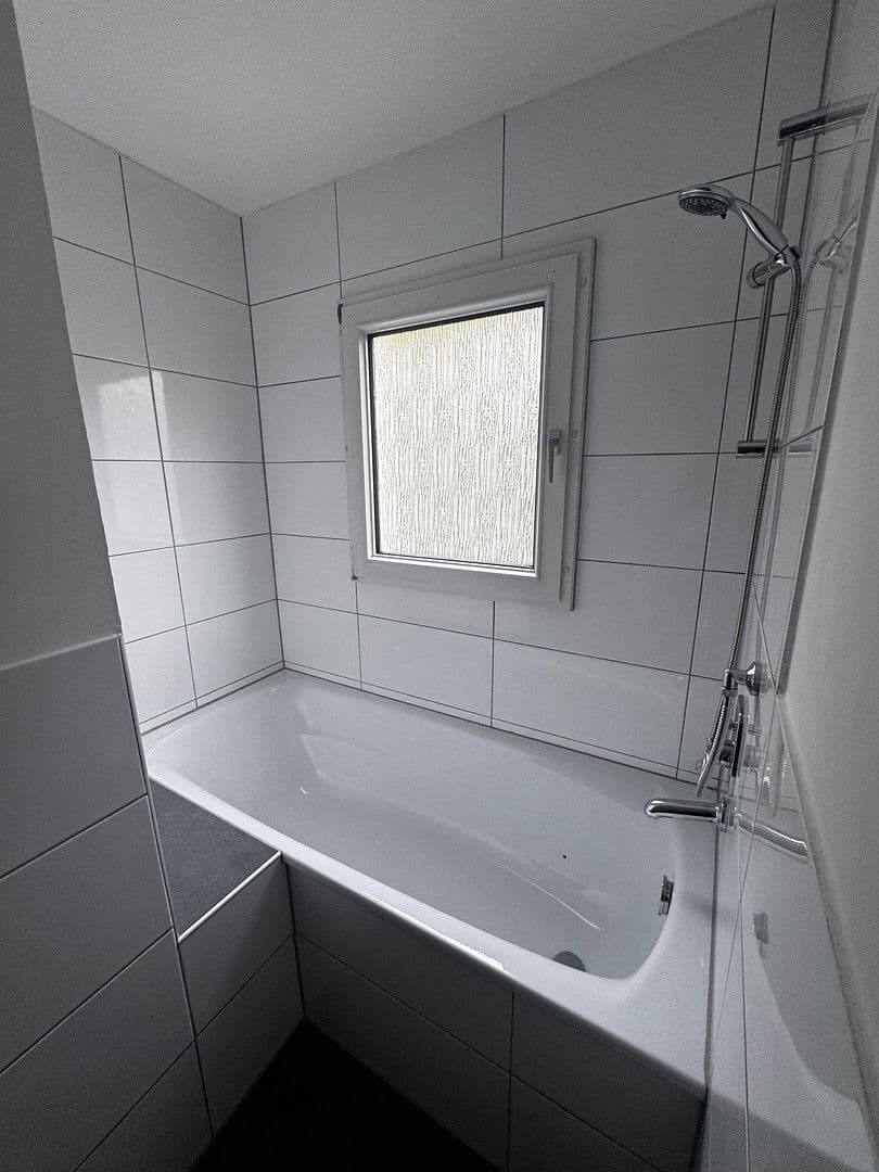 Pronájem bytu 3+1 98 m², Friedrich-Ebert-Ufer 106, Köln-Porz, Severní Porýní-Vestfálsko Pronájem bytu 3+1 98 m², Friedrich-Ebert-Ufer 106, Köln-Porz, Severní Porýní-Vestfálsko