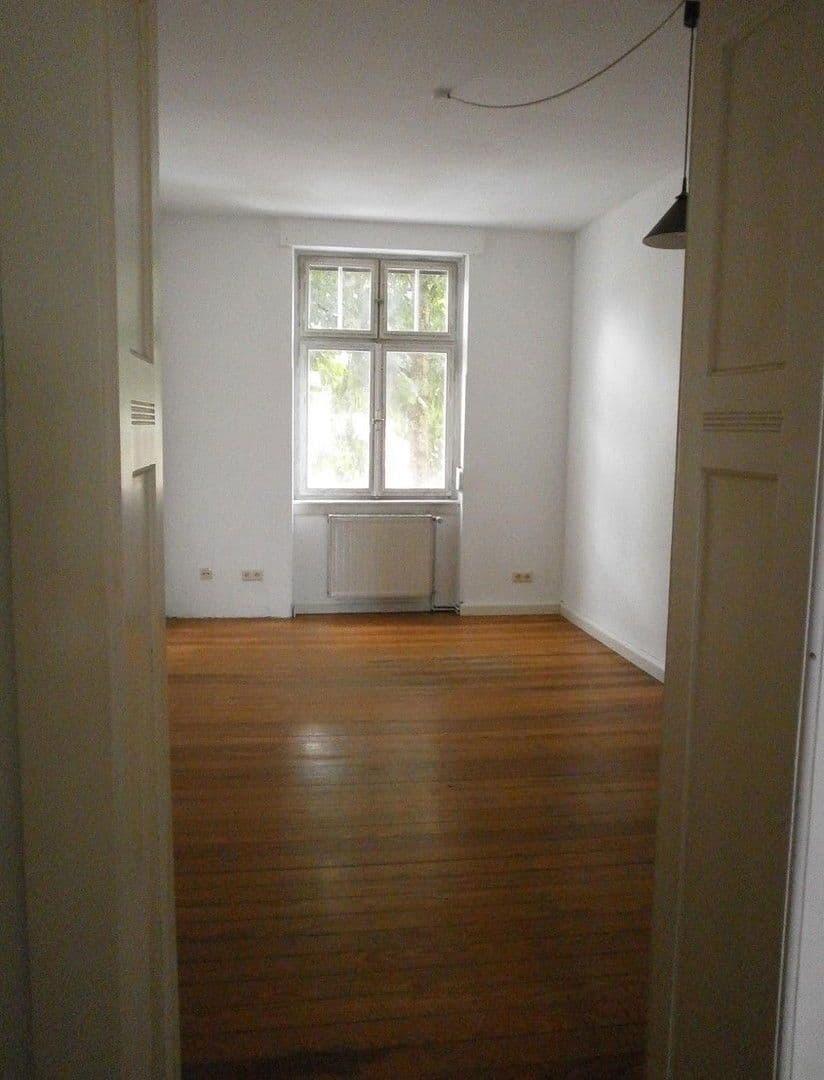 Pronájem bytu 3+1 53 m², Saarbrücken, Země Sársko Pronájem bytu 3+1 53 m², Saarbrücken, Země Sársko