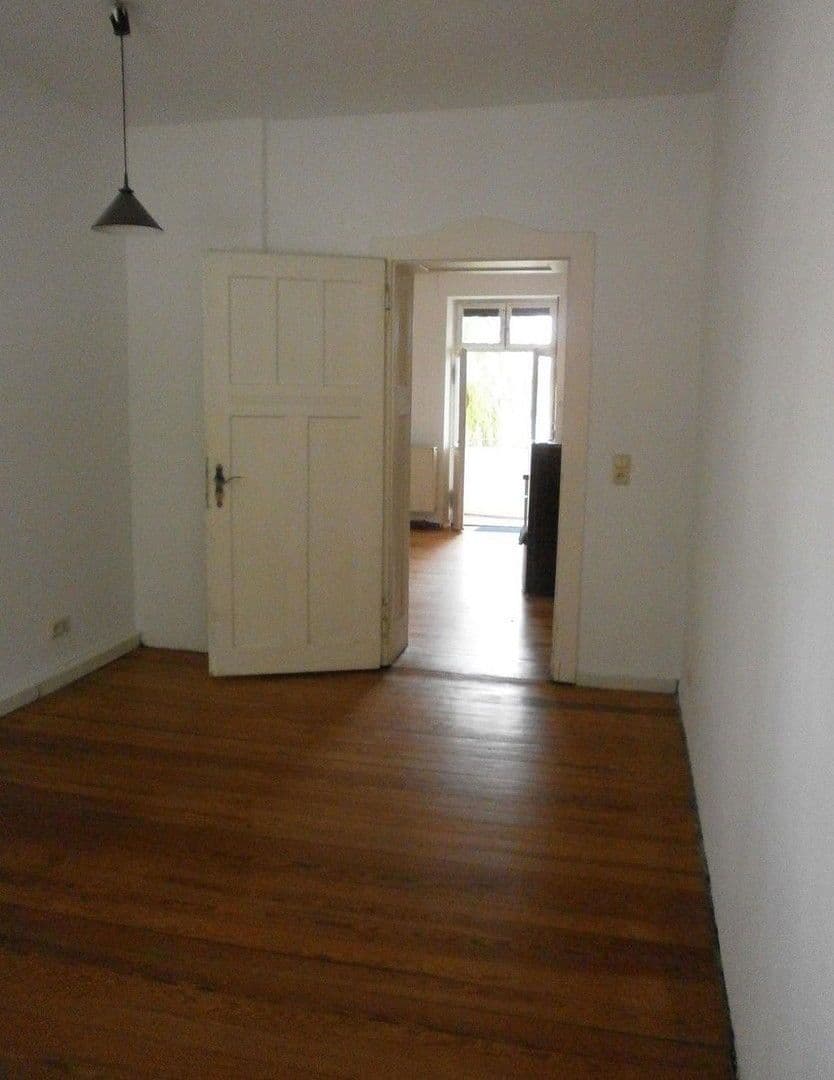 Pronájem bytu 3+1 53 m², Saarbrücken, Země Sársko Pronájem bytu 3+1 53 m², Saarbrücken, Země Sársko