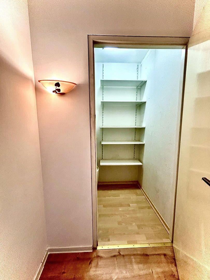 Pronájem bytu 2+1 54 m², Augsburg, Bavorsko Pronájem bytu 2+1 54 m², Augsburg, Bavorsko