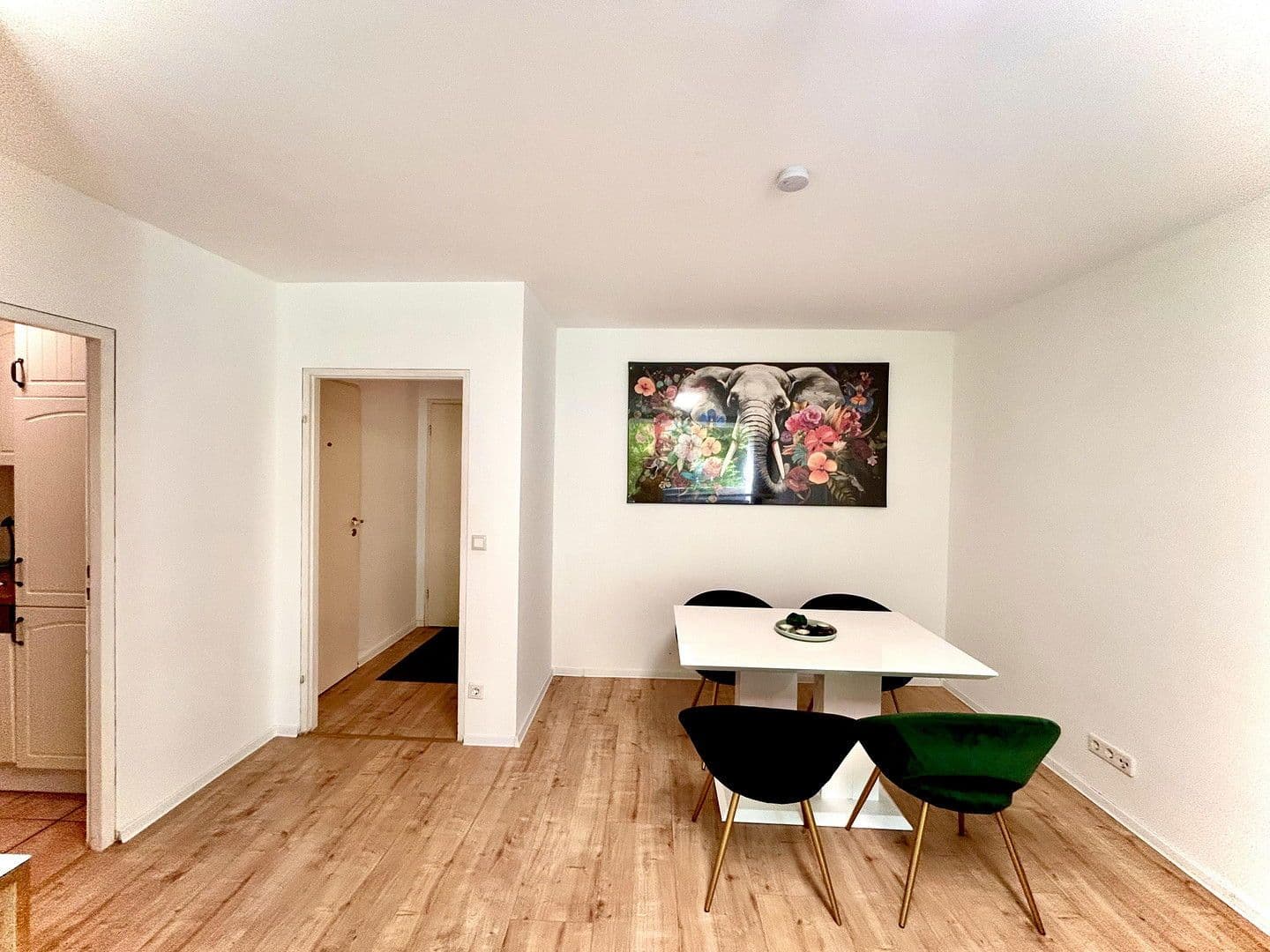 Pronájem bytu 2+1 54 m², Augsburg, Bavorsko Pronájem bytu 2+1 54 m², Augsburg, Bavorsko