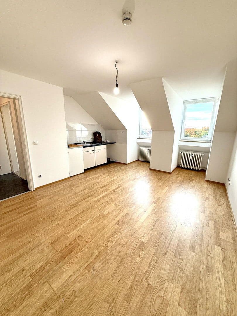 Pronájem bytu 1+1 35 m², Fürstenriederstrasse 33, München, Bavorsko Pronájem bytu 1+1 35 m², Fürstenriederstrasse 33, München, Bavorsko