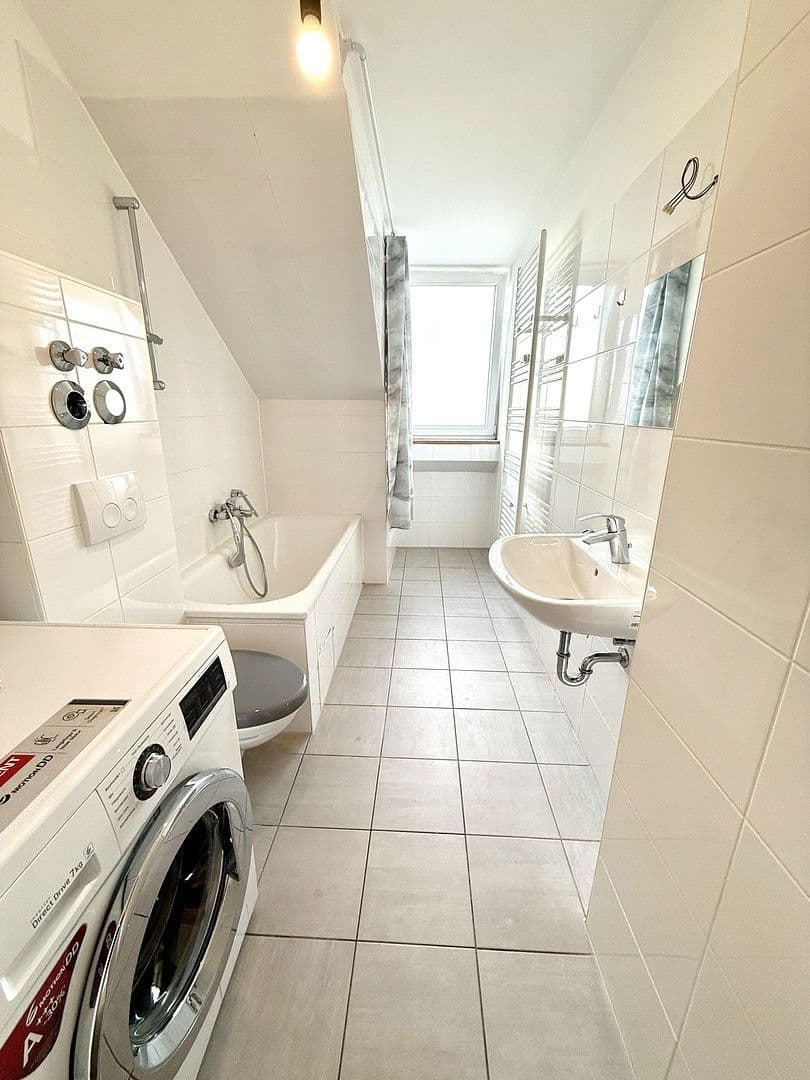 Pronájem bytu 1+1 35 m², Fürstenriederstrasse 33, München, Bavorsko Pronájem bytu 1+1 35 m², Fürstenriederstrasse 33, München, Bavorsko