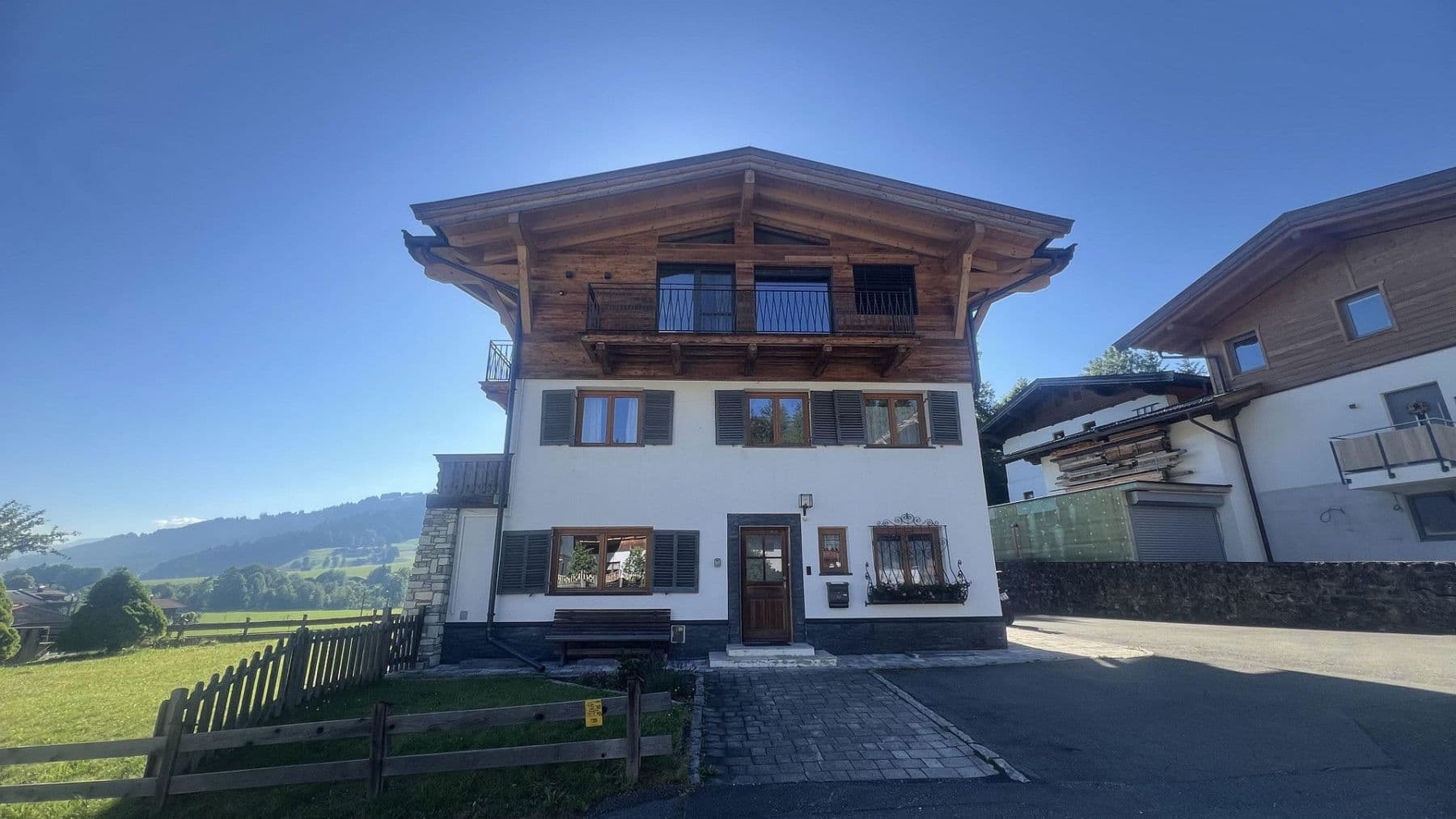 Prodej domu 187 m², pozemek 794 m², Schmiedboden 1, Oberndorf, Tyrolsko Prodej domu 187 m², pozemek 794 m², Schmiedboden 1, Oberndorf, Tyrolsko