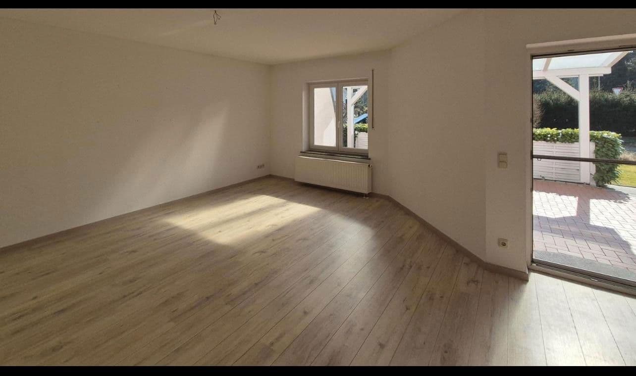 Prodej domu 210 m², pozemek 581 m², Am Dreieck 4, Krauschwitz - Krušwica, Sasko Prodej domu 210 m², pozemek 581 m², Am Dreieck 4, Krauschwitz - Krušwica, Sasko