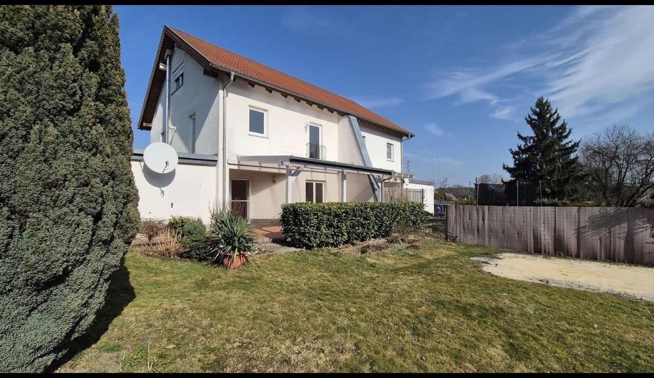 Prodej domu 210 m², pozemek 581 m², Am Dreieck 4, Krauschwitz - Krušwica, Sasko Prodej domu 210 m², pozemek 581 m², Am Dreieck 4, Krauschwitz - Krušwica, Sasko