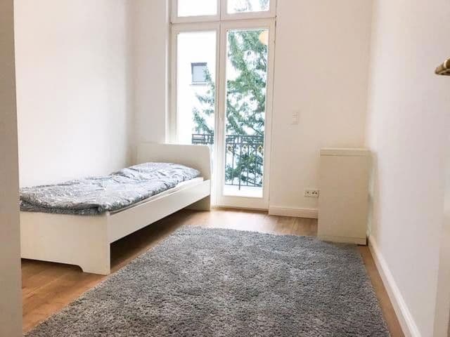 Pronájem bytu 4+1 138 m², Caspar-Theyß-Straße 9, Berlin, Berlín Pronájem bytu 4+1 138 m², Caspar-Theyß-Straße 9, Berlin, Berlín