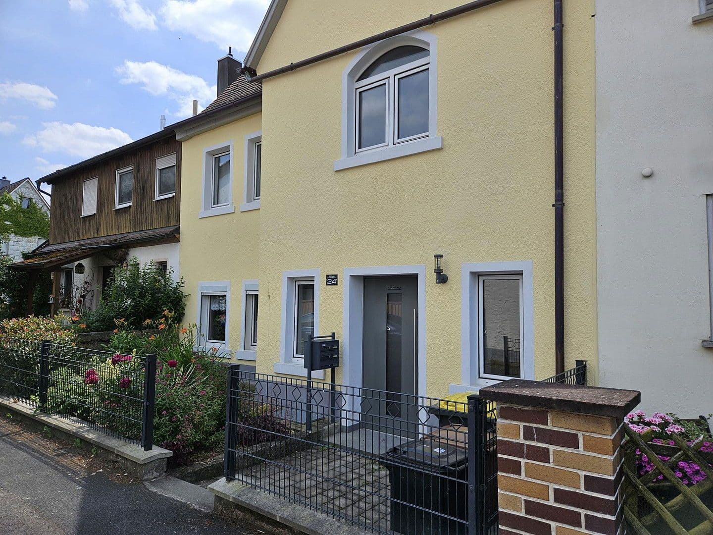 Pronájem bytu 2+1 62 m², Allee, Markt Bibart, Bavorsko Pronájem bytu 2+1 62 m², Allee, Markt Bibart, Bavorsko