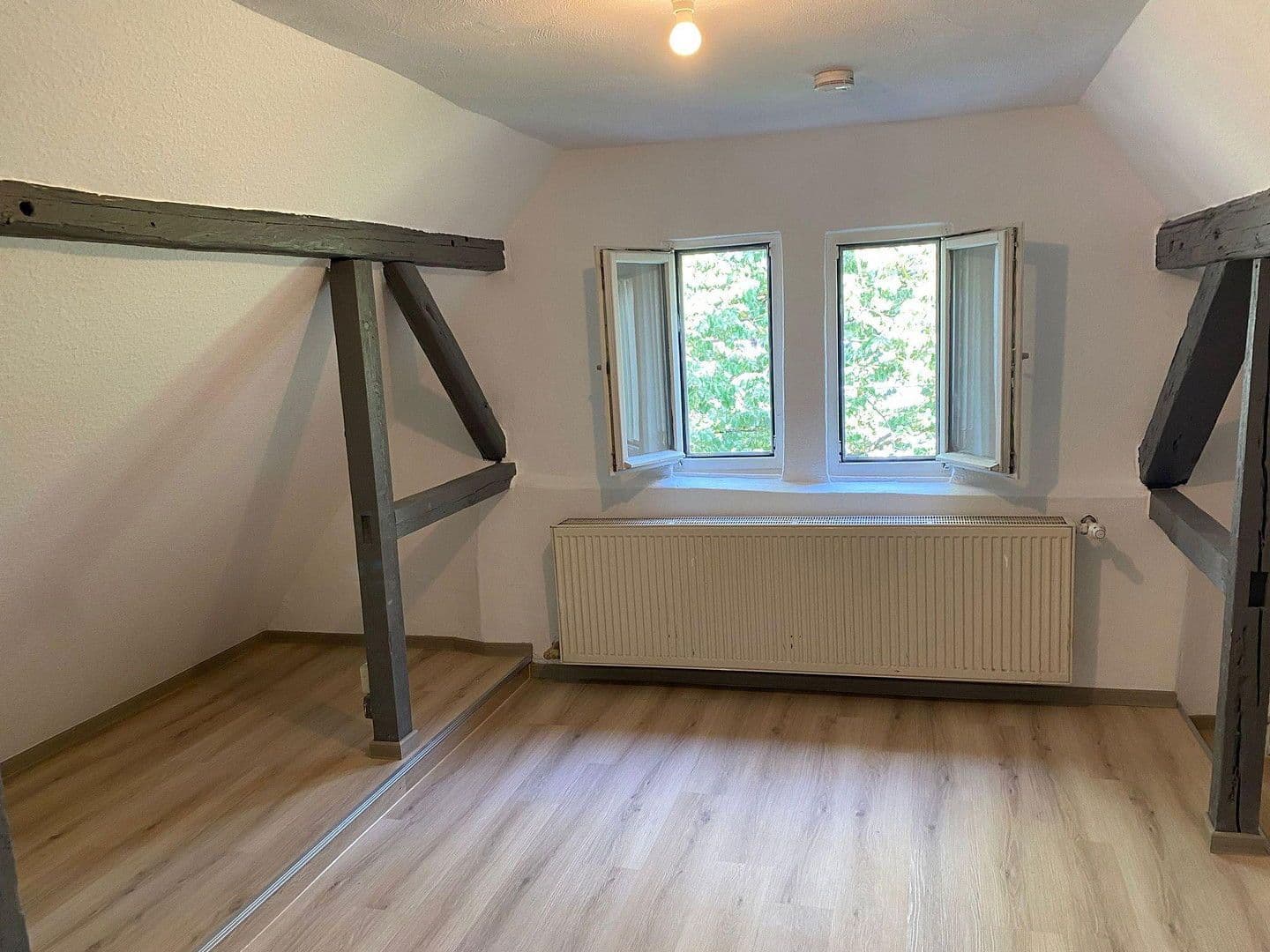 Pronájem bytu 3+1 86 m², Kaiserstr. 37, Friedberg (Hessen), Hessen Pronájem bytu 3+1 86 m², Kaiserstr. 37, Friedberg (Hessen), Hessen