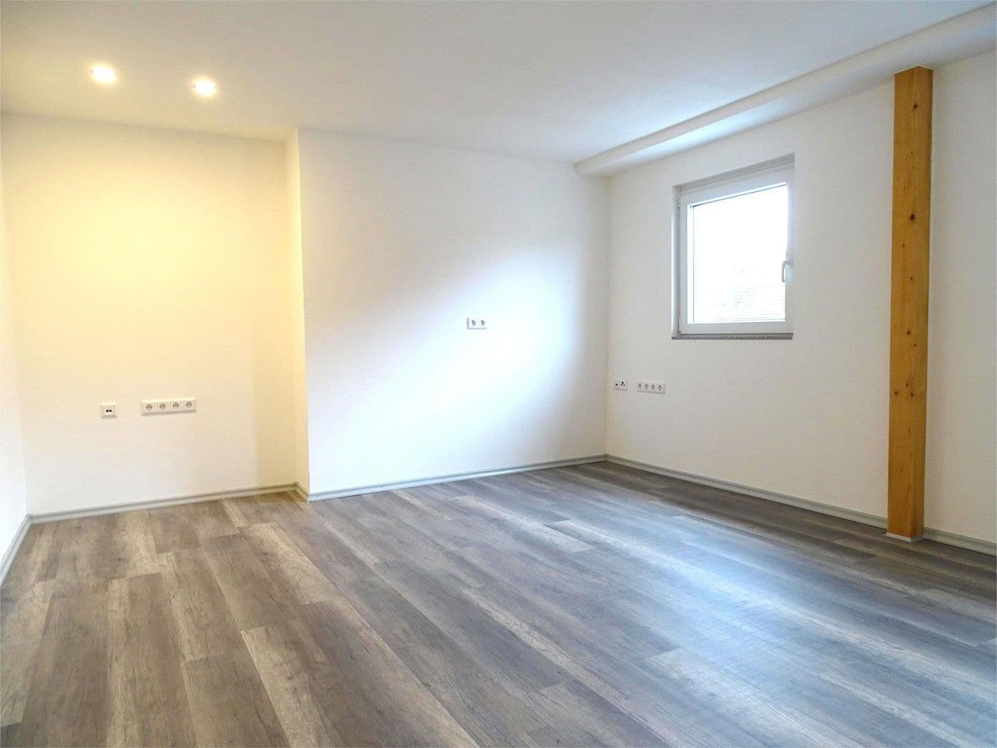 Prodej domu 89 m², pozemek 66 m², An der Stadtmauer 15, Gundelfingen an der Donau, Bavorsko Prodej domu 89 m², pozemek 66 m², An der Stadtmauer 15, Gundelfingen an der Donau, Bavorsko
