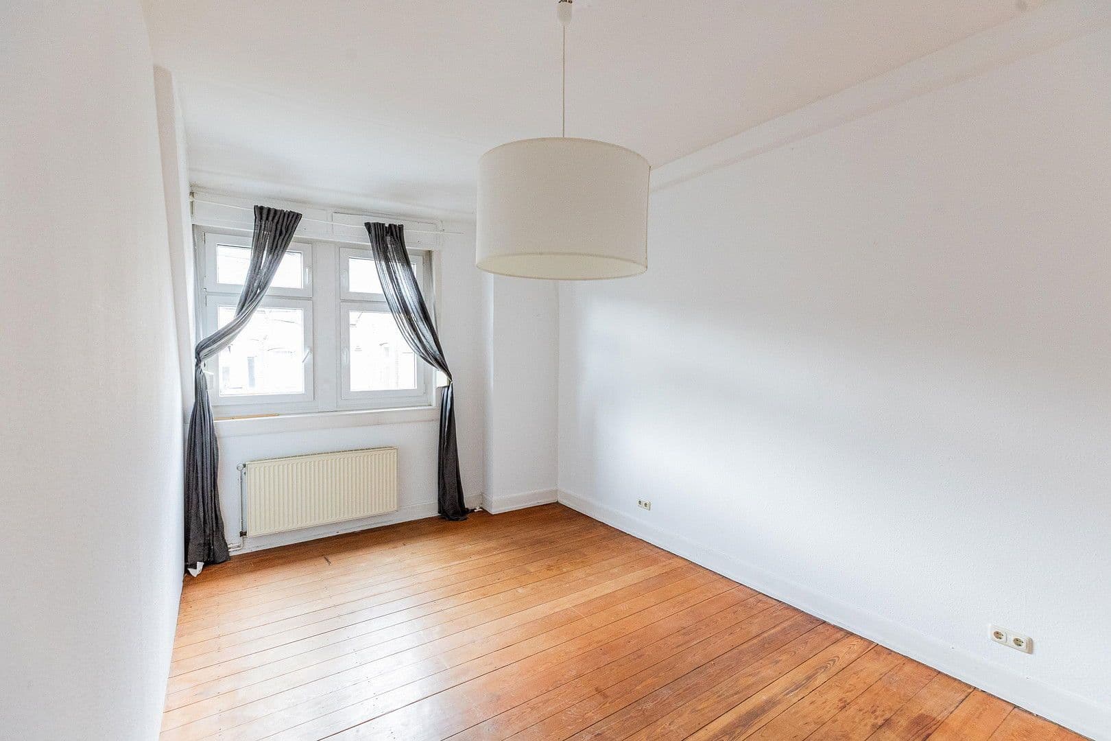 Pronájem bytu 3+1 88 m², Kleiststr. 21, Wiesbaden, Hessen Pronájem bytu 3+1 88 m², Kleiststr. 21, Wiesbaden, Hessen