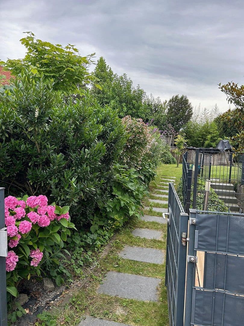 Prodej domu 185 m², pozemek 380 m², An der Anhaide 8, Wörth am Rhein, Porýní-Falc Prodej domu 185 m², pozemek 380 m², An der Anhaide 8, Wörth am Rhein, Porýní-Falc