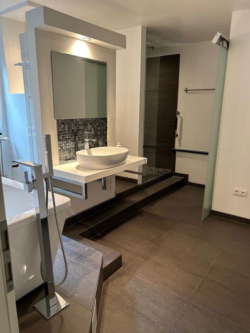 Prodej domu 185 m², pozemek 380 m², An der Anhaide 8, Wörth am Rhein, Porýní-Falc Prodej domu 185 m², pozemek 380 m², An der Anhaide 8, Wörth am Rhein, Porýní-Falc