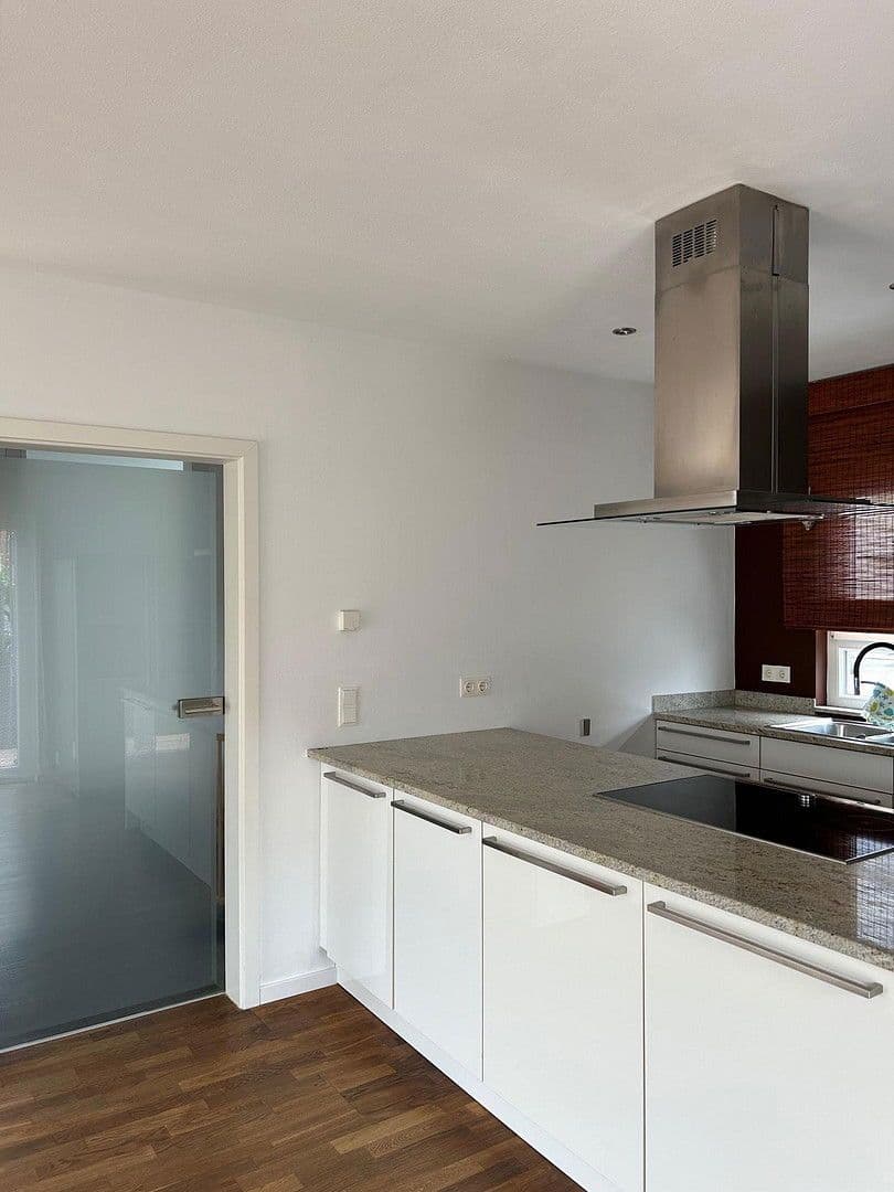 Prodej domu 185 m², pozemek 380 m², An der Anhaide 8, Wörth am Rhein, Porýní-Falc Prodej domu 185 m², pozemek 380 m², An der Anhaide 8, Wörth am Rhein, Porýní-Falc