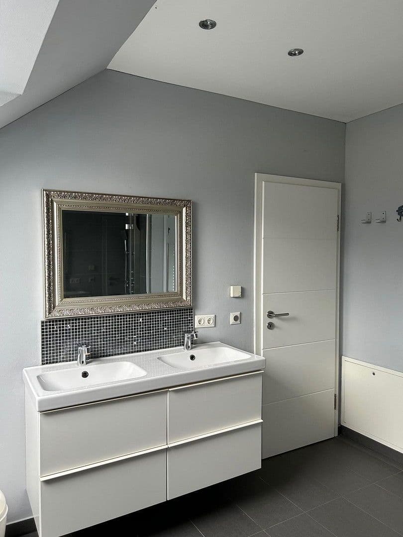 Prodej domu 185 m², pozemek 380 m², An der Anhaide 8, Wörth am Rhein, Porýní-Falc Prodej domu 185 m², pozemek 380 m², An der Anhaide 8, Wörth am Rhein, Porýní-Falc