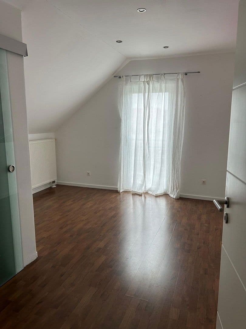 Prodej domu 185 m², pozemek 380 m², An der Anhaide 8, Wörth am Rhein, Porýní-Falc Prodej domu 185 m², pozemek 380 m², An der Anhaide 8, Wörth am Rhein, Porýní-Falc