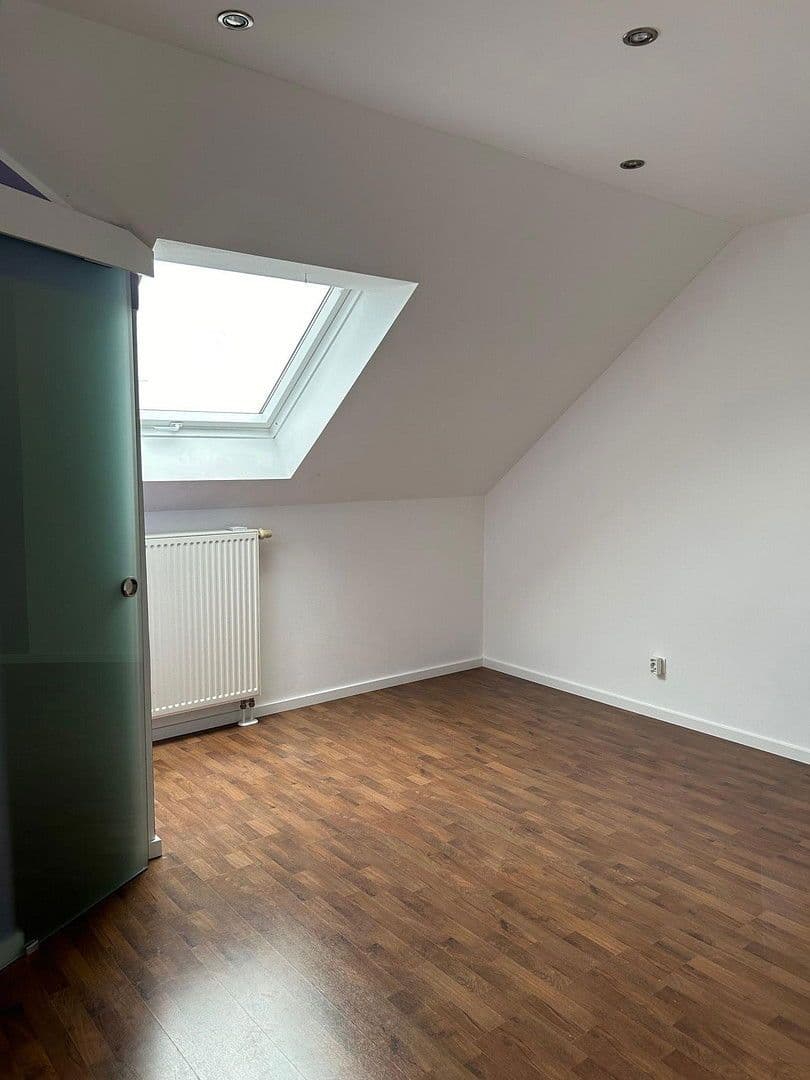Prodej domu 185 m², pozemek 380 m², An der Anhaide 8, Wörth am Rhein, Porýní-Falc Prodej domu 185 m², pozemek 380 m², An der Anhaide 8, Wörth am Rhein, Porýní-Falc