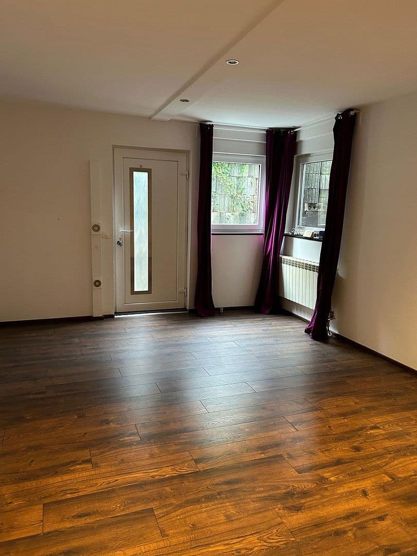 Prodej domu 185 m², pozemek 380 m², An der Anhaide 8, Wörth am Rhein, Porýní-Falc Prodej domu 185 m², pozemek 380 m², An der Anhaide 8, Wörth am Rhein, Porýní-Falc
