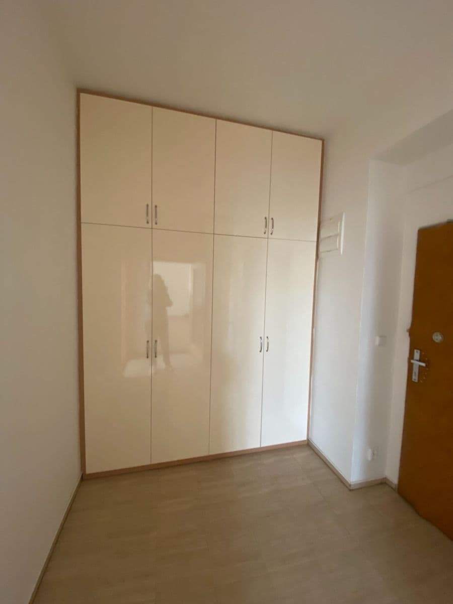 Pronájem bytu 2+1 74 m², Rumunská, Praha, Praha Pronájem bytu 2+1 74 m², Rumunská, Praha, Praha